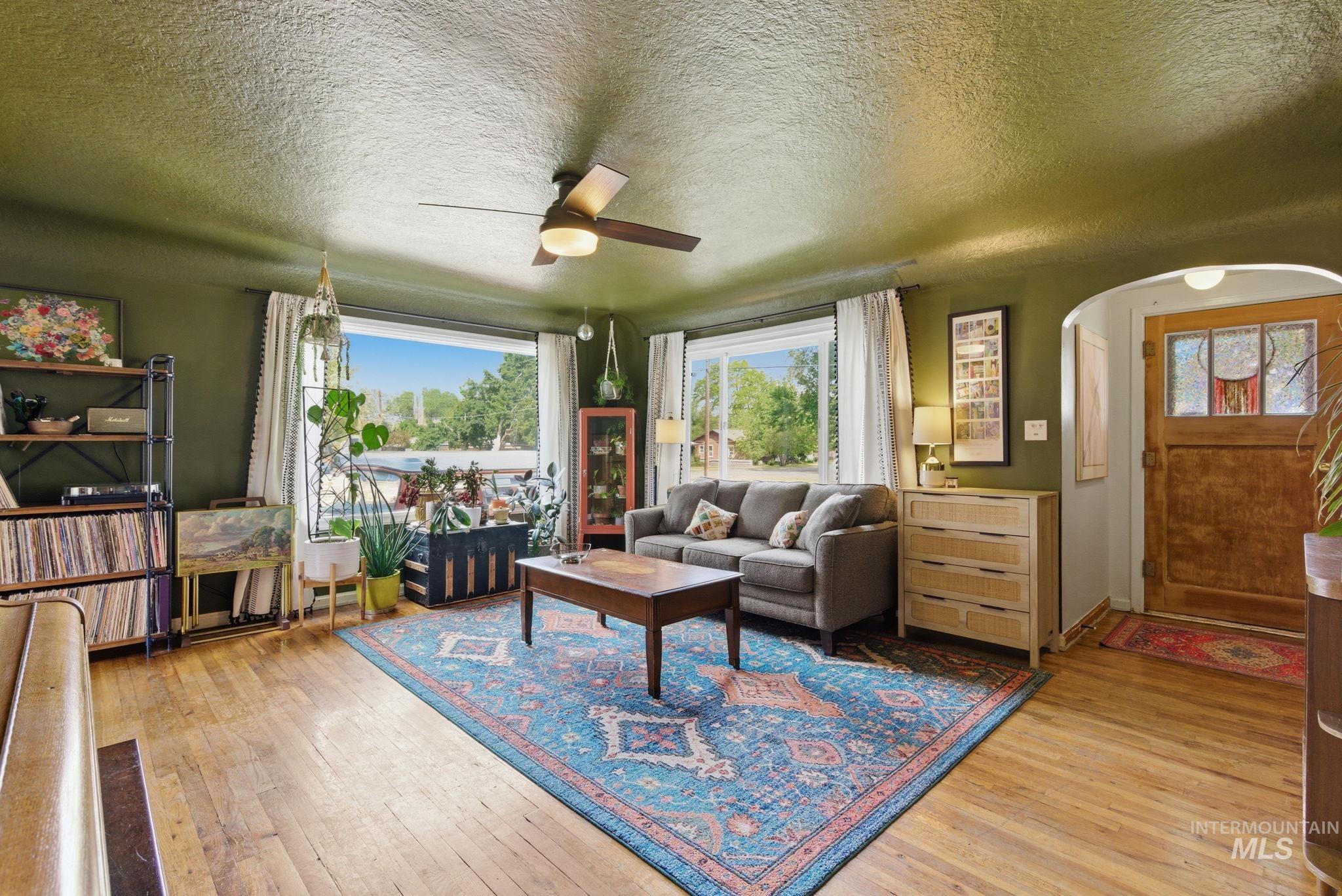 404 S Juniper St, Nampa, Idaho 83686, 4 Bedrooms, 2 Bathrooms, Residential For Sale, Price $419,900, 98986263
