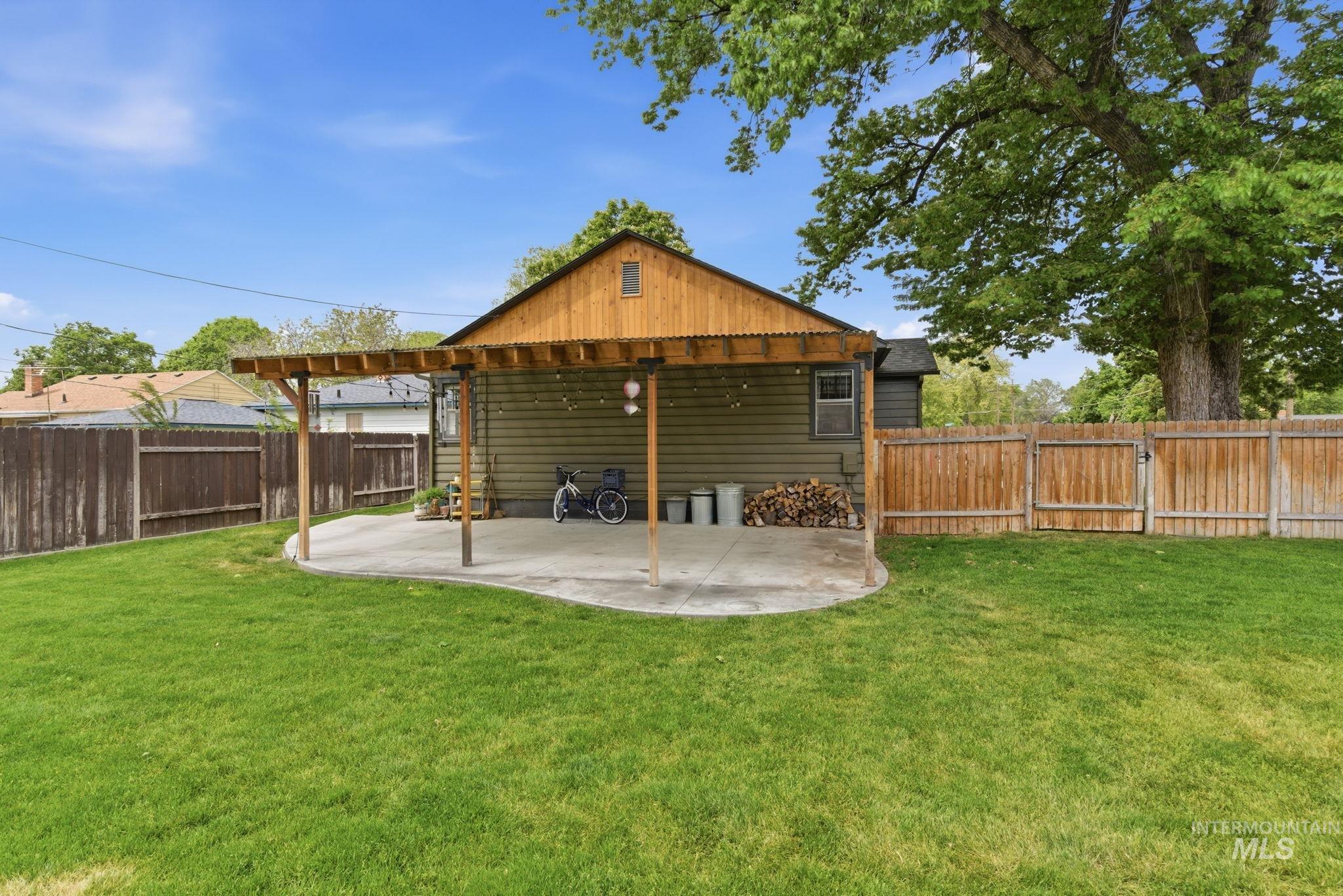 404 S Juniper St, Nampa, Idaho 83686, 4 Bedrooms, 2 Bathrooms, Residential For Sale, Price $419,900, 98986263
