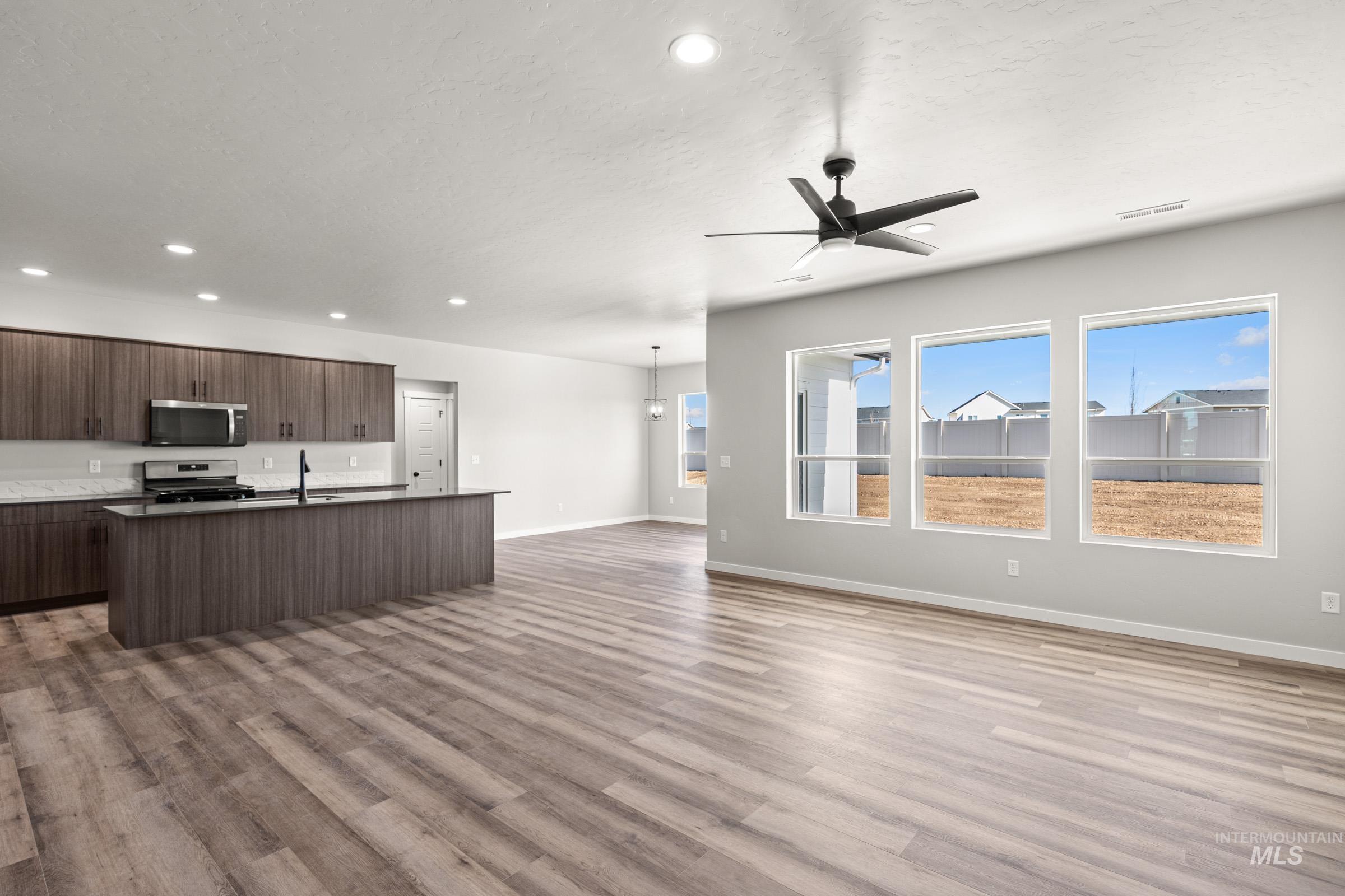 5299 E Phelps Lake Dr, Nampa, Idaho 83687, 4 Bedrooms, 2 Bathrooms, Residential For Sale, Price $529,990, 98986264