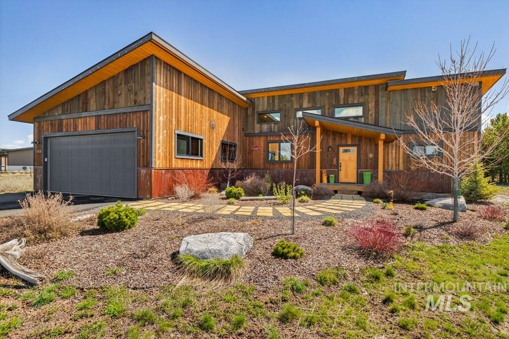 13800 Raptor Loop, McCall, Idaho 83638, 3 Bedrooms, 2 Bathrooms, Residential For Sale, Price $875,000, 98986265