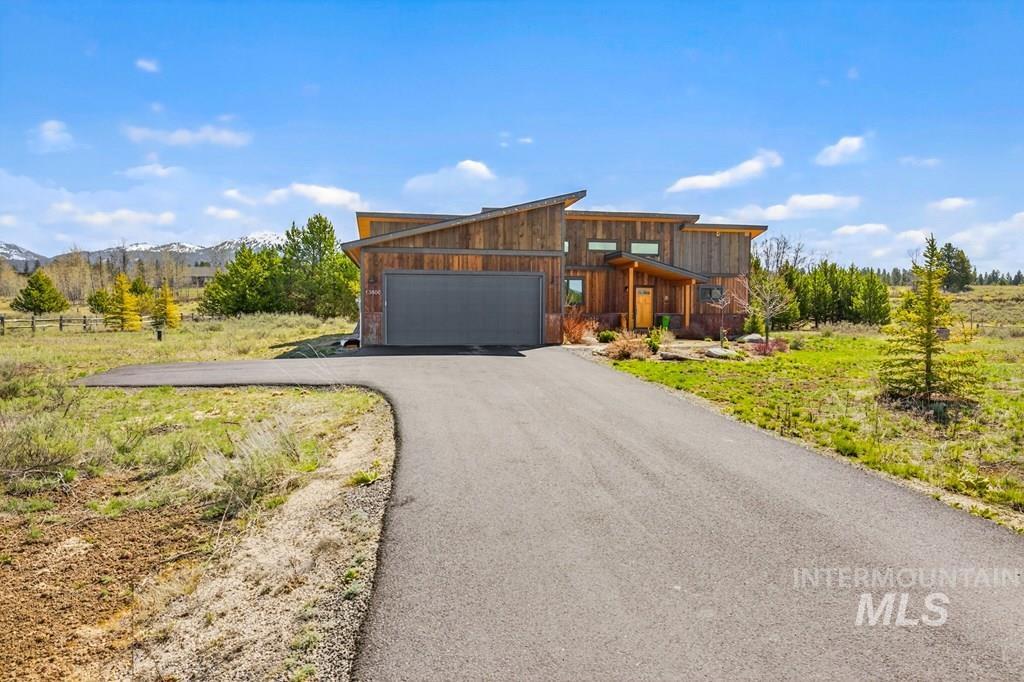 13800 Raptor Loop, McCall, Idaho 83638, 3 Bedrooms, 2 Bathrooms, Residential For Sale, Price $875,000, 98986265