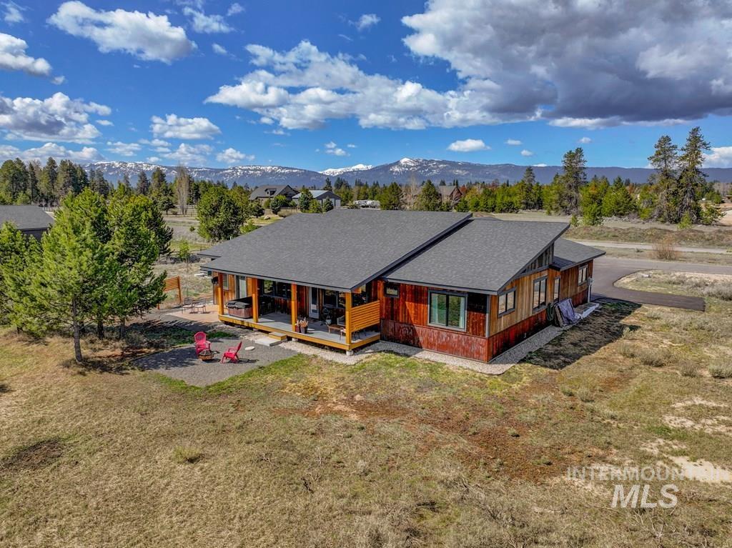 13800 Raptor Loop, McCall, Idaho 83638, 3 Bedrooms, 2 Bathrooms, Residential For Sale, Price $875,000, 98986265