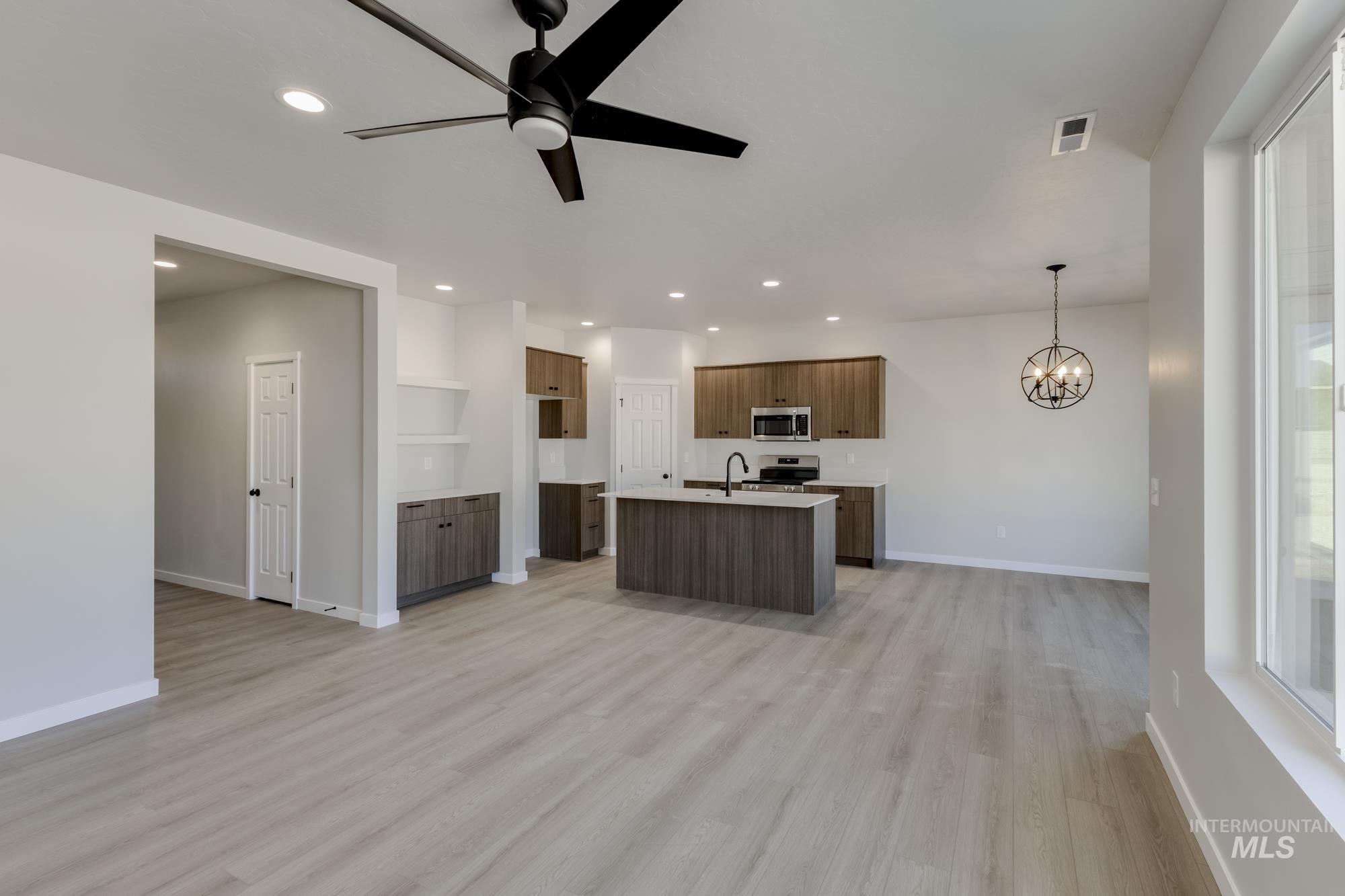 5255 E Phelps Lake Dr, Nampa, Idaho 83687, 3 Bedrooms, 2 Bathrooms, Residential For Sale, Price $454,990, 98986268