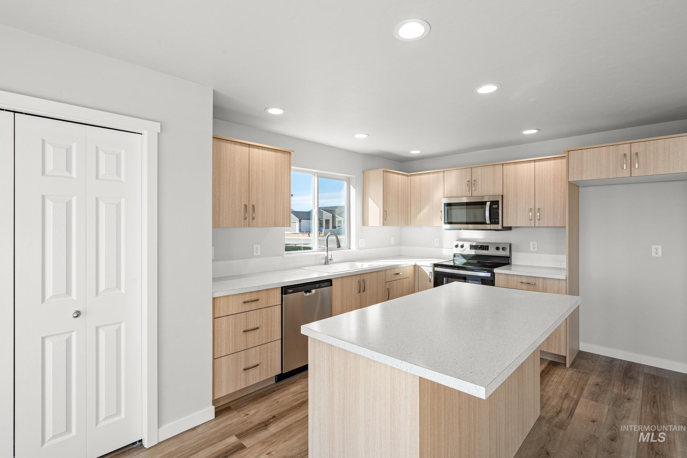 7127 E Marble Springs Dr, Nampa, Idaho 83687, 5 Bedrooms, 3 Bathrooms, Residential For Sale, Price $539,990,MLS 98986270