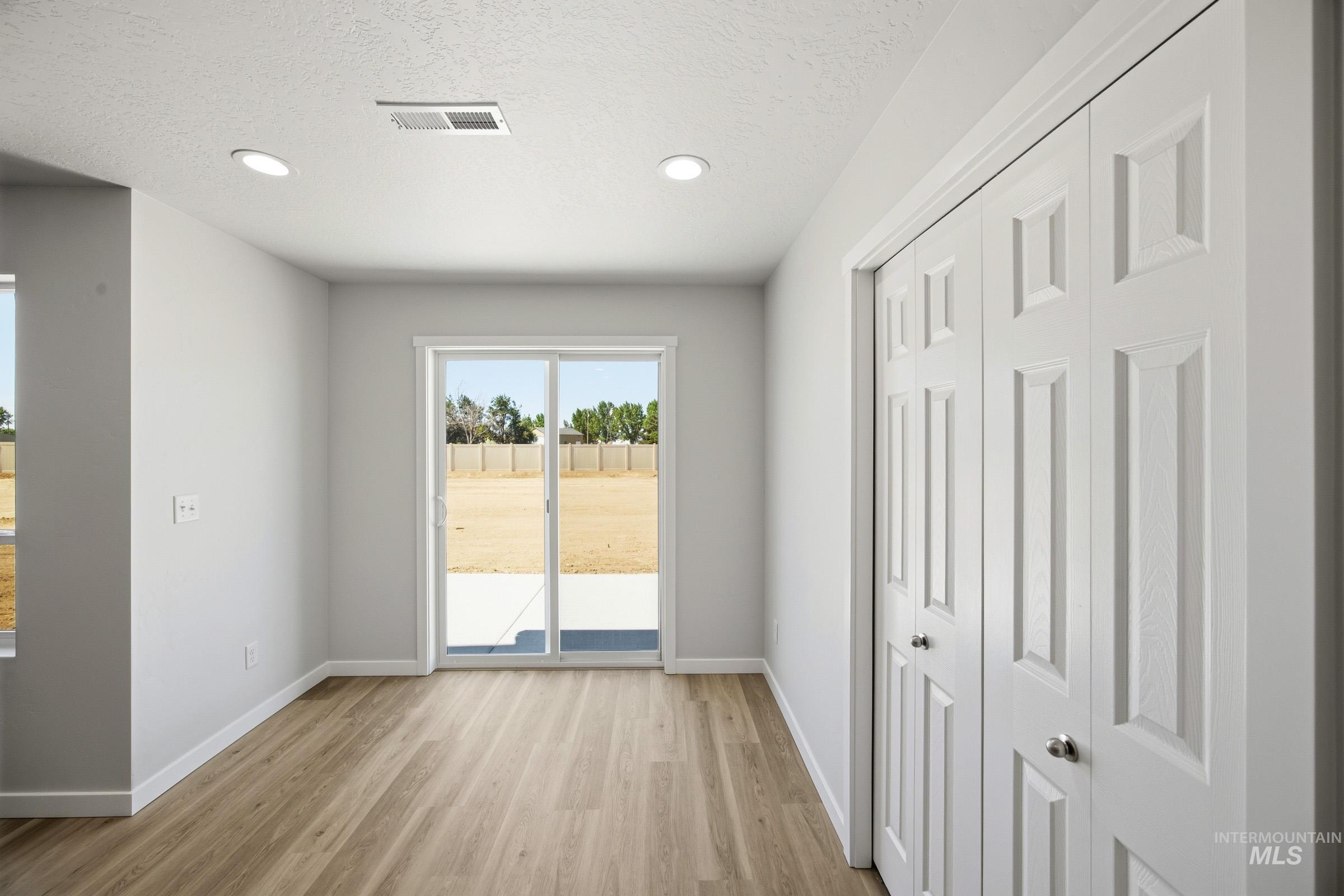 7127 E Marble Springs Dr, Nampa, Idaho 83687, 5 Bedrooms, 3 Bathrooms, Residential For Sale, Price $539,990, 98986270
