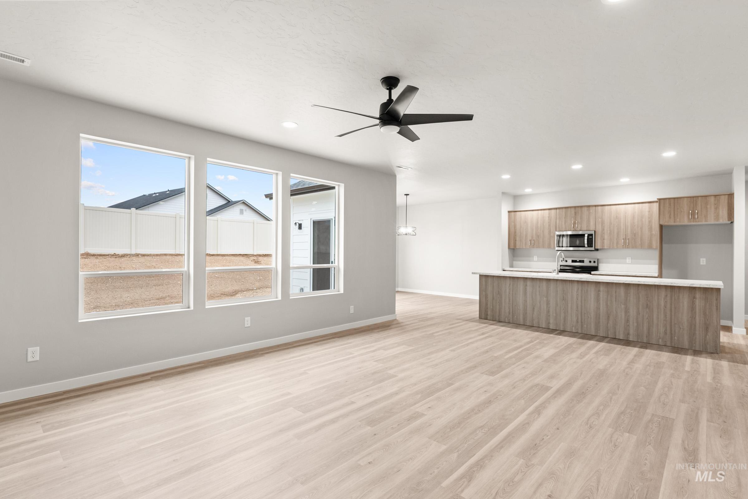 7043 E Marble Springs Dr, Nampa, Idaho 83687, 4 Bedrooms, 2 Bathrooms, Residential For Sale, Price $556,990,MLS 98986272