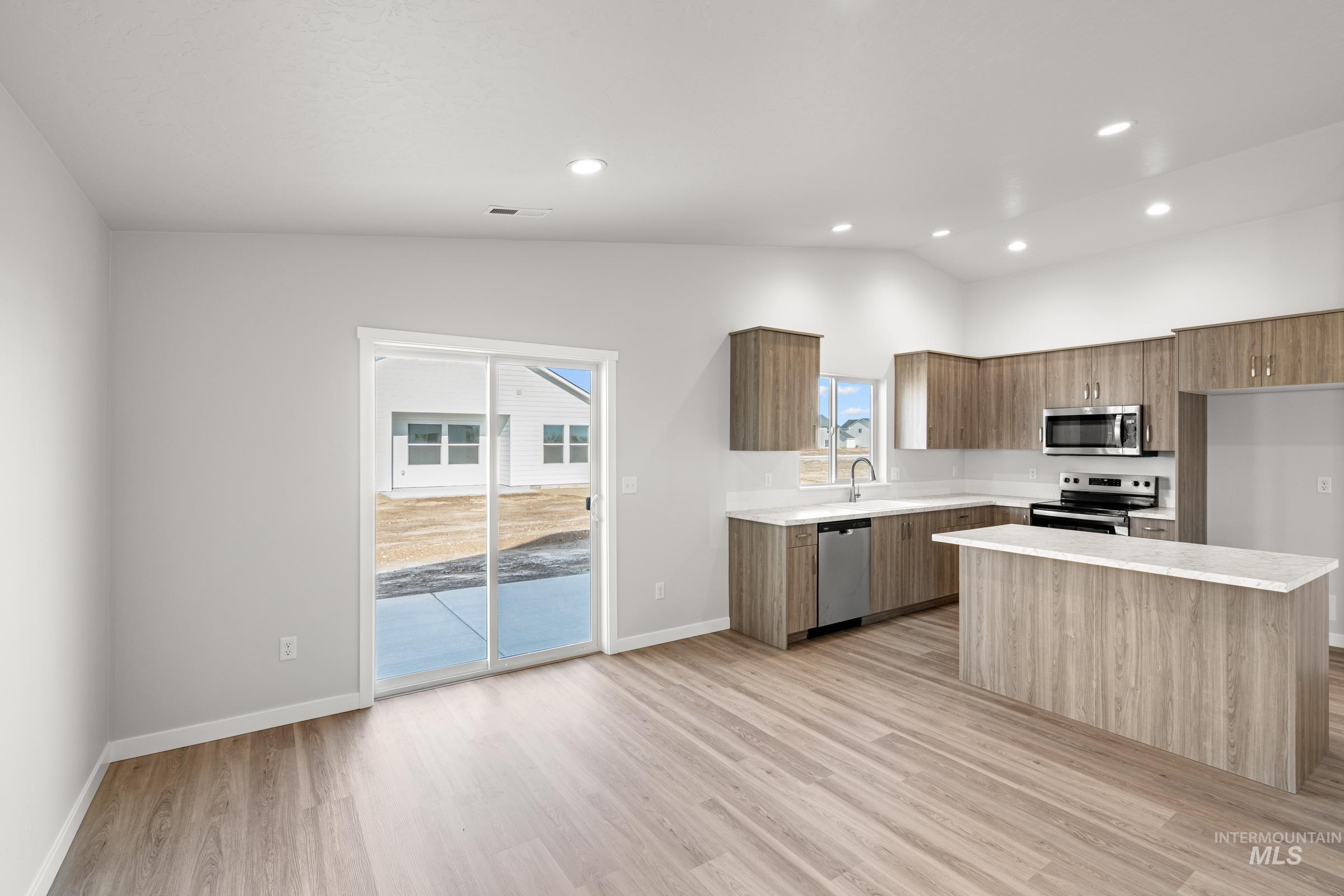 7140 E Marble Springs Dr, Nampa, Idaho 83687, 4 Bedrooms, 2 Bathrooms, Residential For Sale, Price $448,990,MLS 98986274