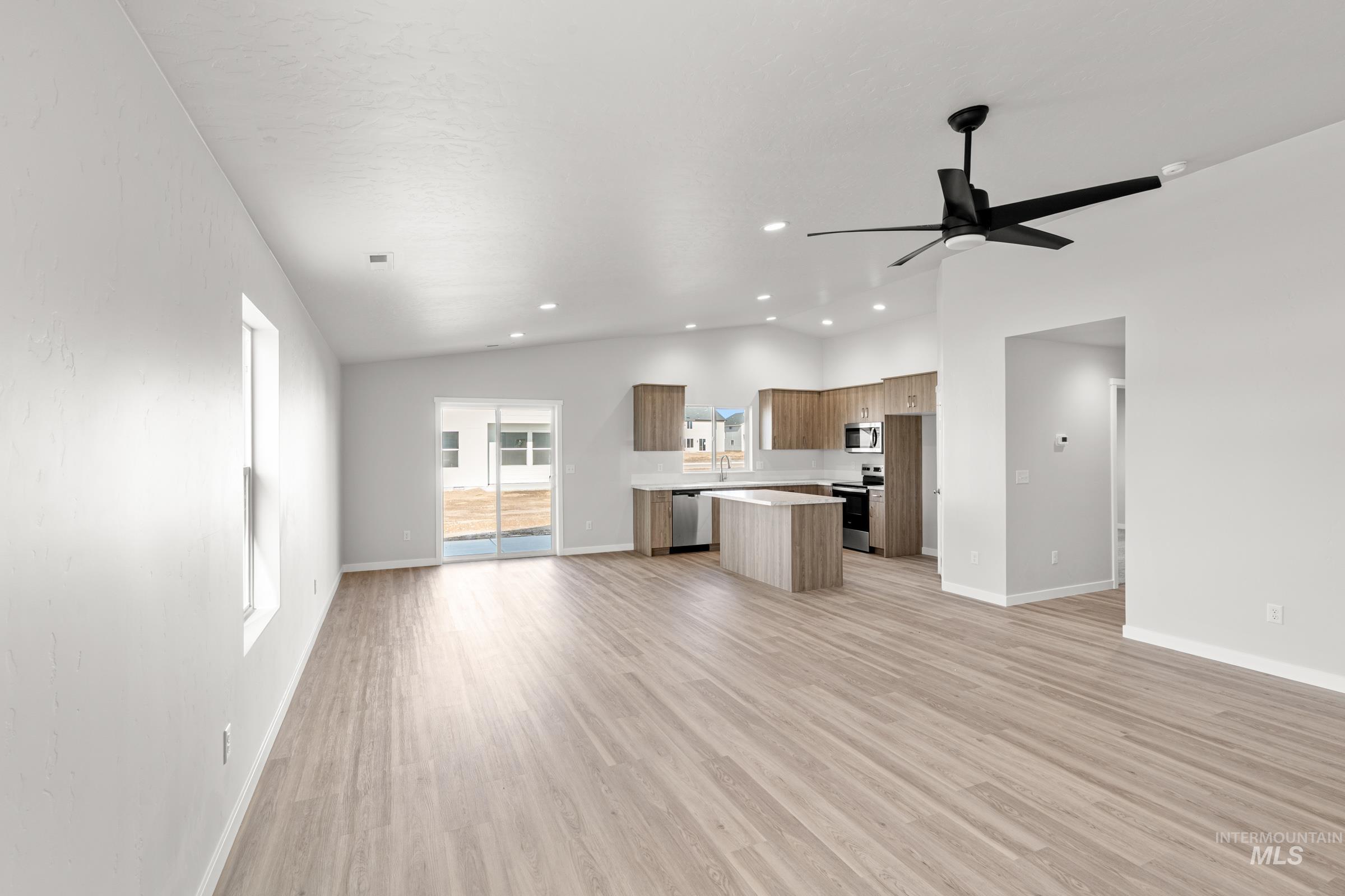 7140 E Marble Springs Dr, Nampa, Idaho 83687, 4 Bedrooms, 2 Bathrooms, Residential For Sale, Price $448,990,MLS 98986274