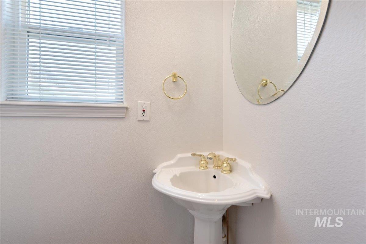 119 Kurt Ln, Caldwell, Idaho 83605, 3 Bedrooms, 2.5 Bathrooms, Residential For Sale, Price $539,900,MLS 98986276