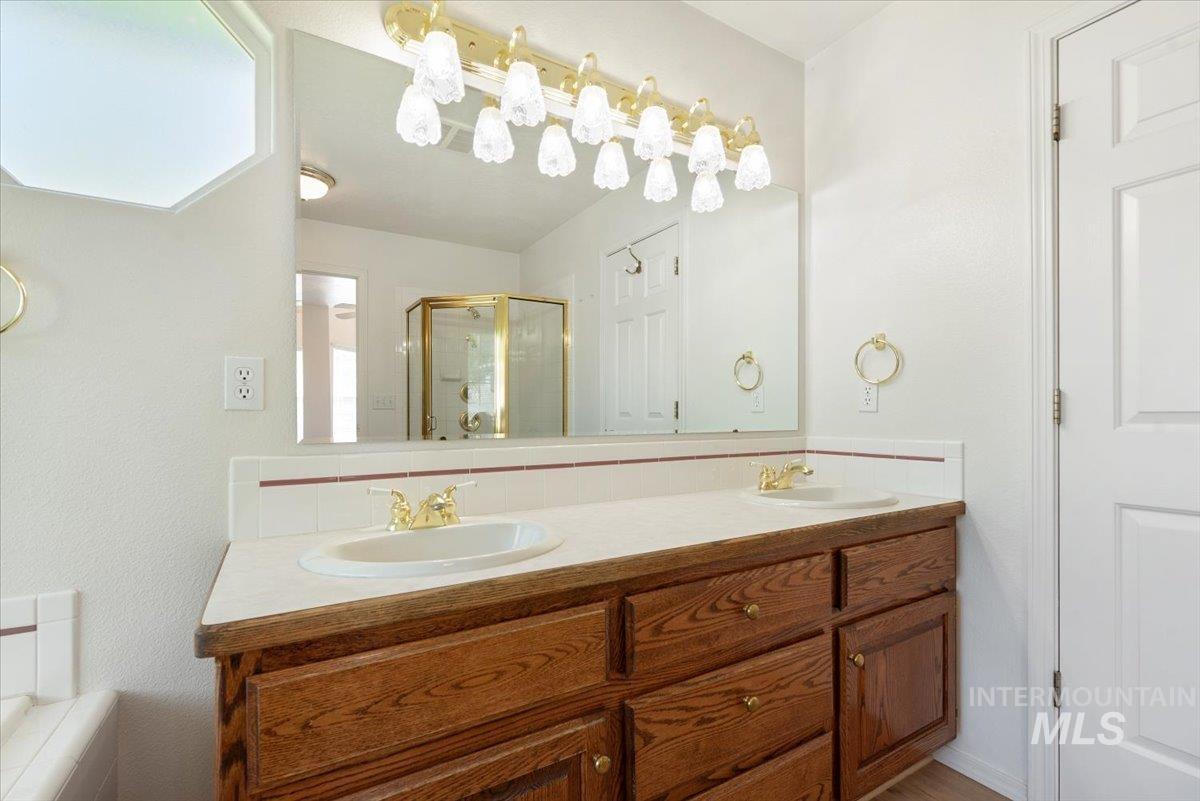 119 Kurt Ln, Caldwell, Idaho 83605, 3 Bedrooms, 2.5 Bathrooms, Residential For Sale, Price $539,900,MLS 98986276