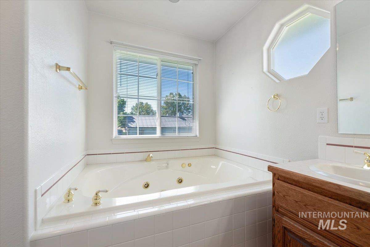 119 Kurt Ln, Caldwell, Idaho 83605, 3 Bedrooms, 2.5 Bathrooms, Residential For Sale, Price $539,900,MLS 98986276