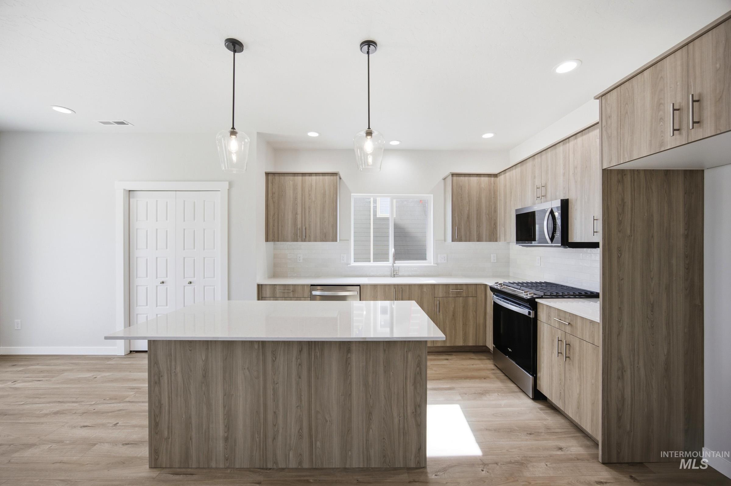 4262 E Rincon Dr, Meridian, Idaho 83642, 5 Bedrooms, 3 Bathrooms, Residential For Sale, Price $629,990, 98986278