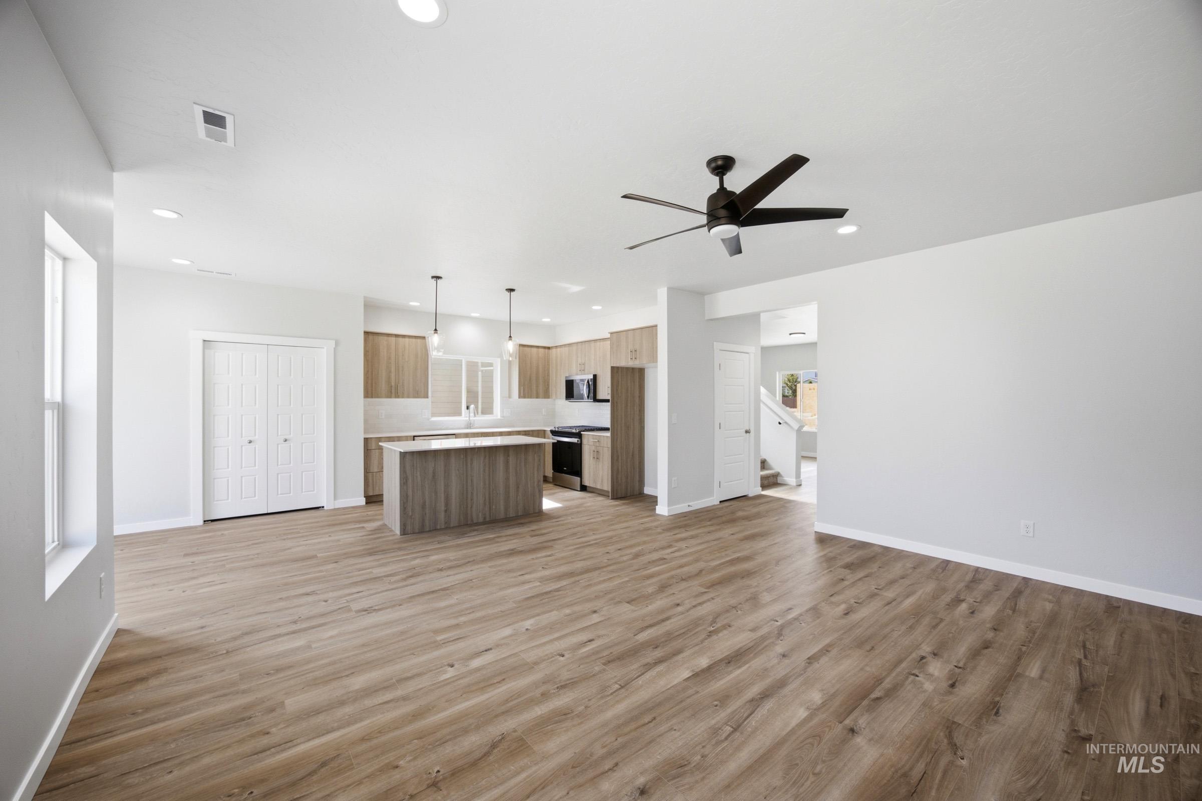 4262 E Rincon Dr, Meridian, Idaho 83642, 5 Bedrooms, 3 Bathrooms, Residential For Sale, Price $629,990, 98986278
