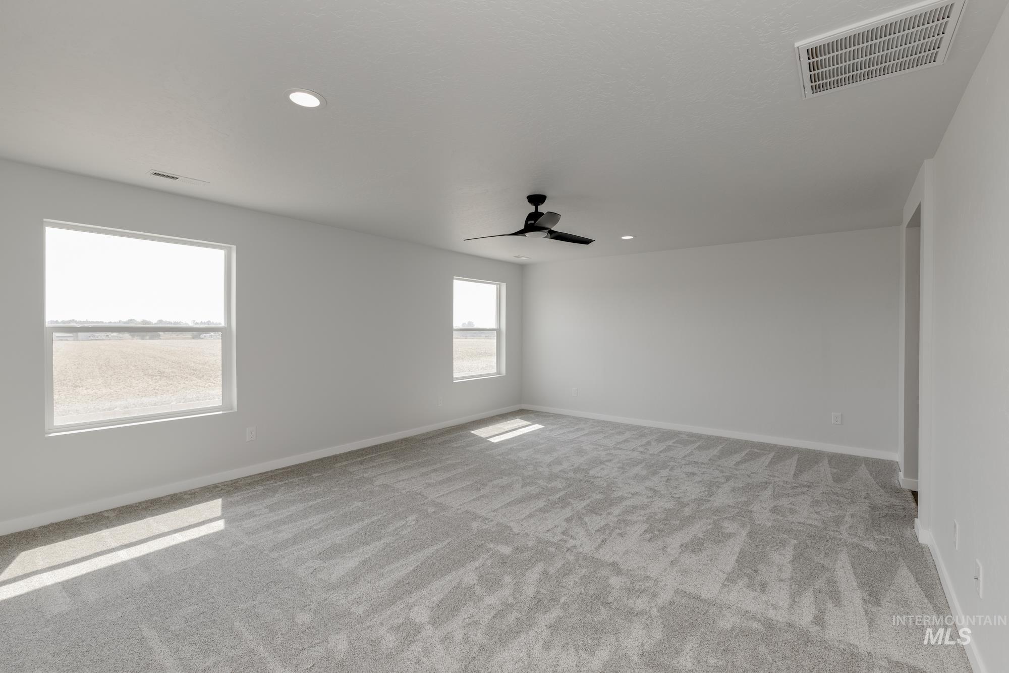 3803 W Piscina Dr, Meridian, Idaho 83642, 5 Bedrooms, 3 Bathrooms, Residential For Sale, Price $559,990,MLS 98986280