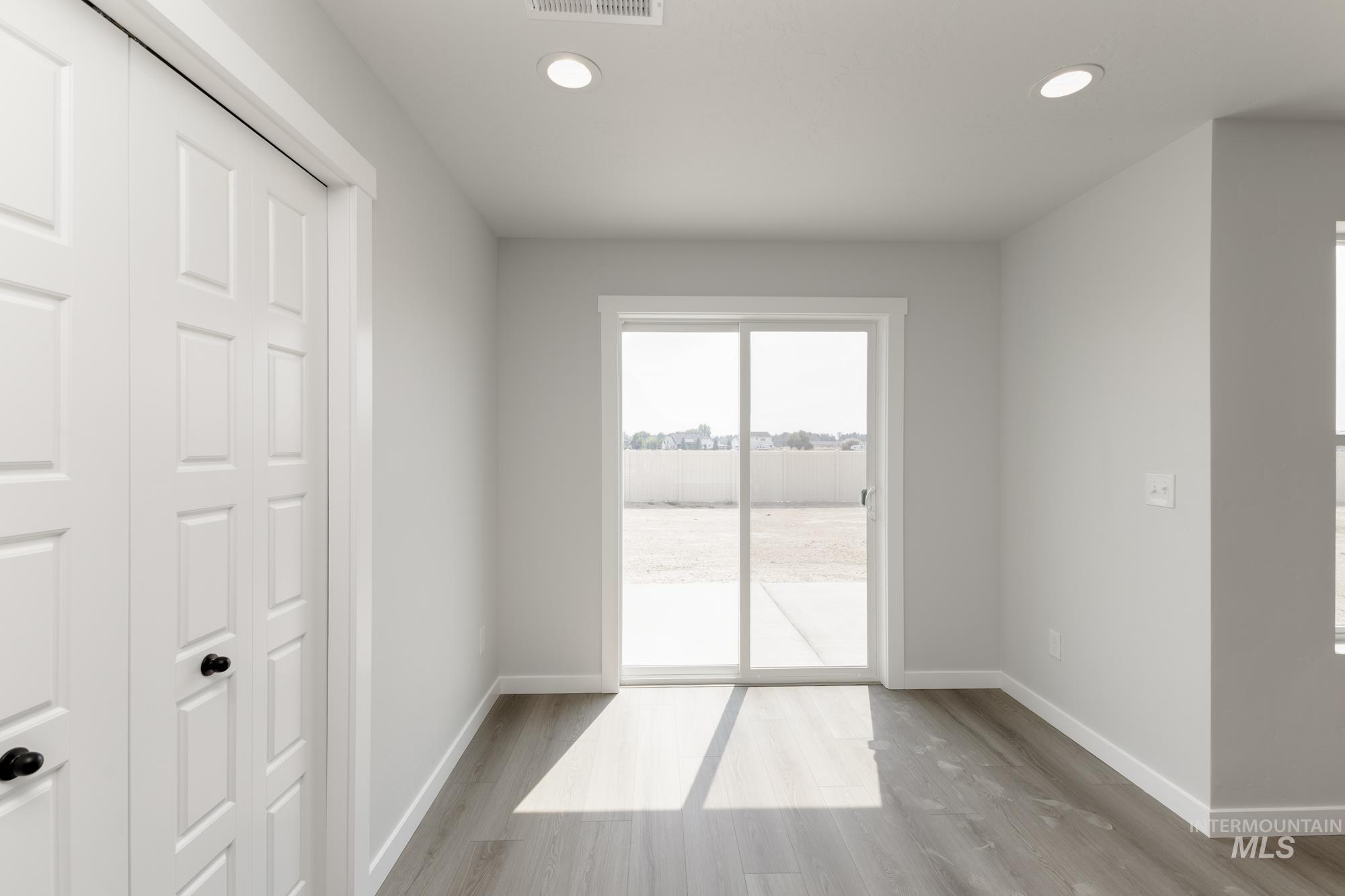 3803 W Piscina Dr, Meridian, Idaho 83642, 5 Bedrooms, 3 Bathrooms, Residential For Sale, Price $559,990,MLS 98986280