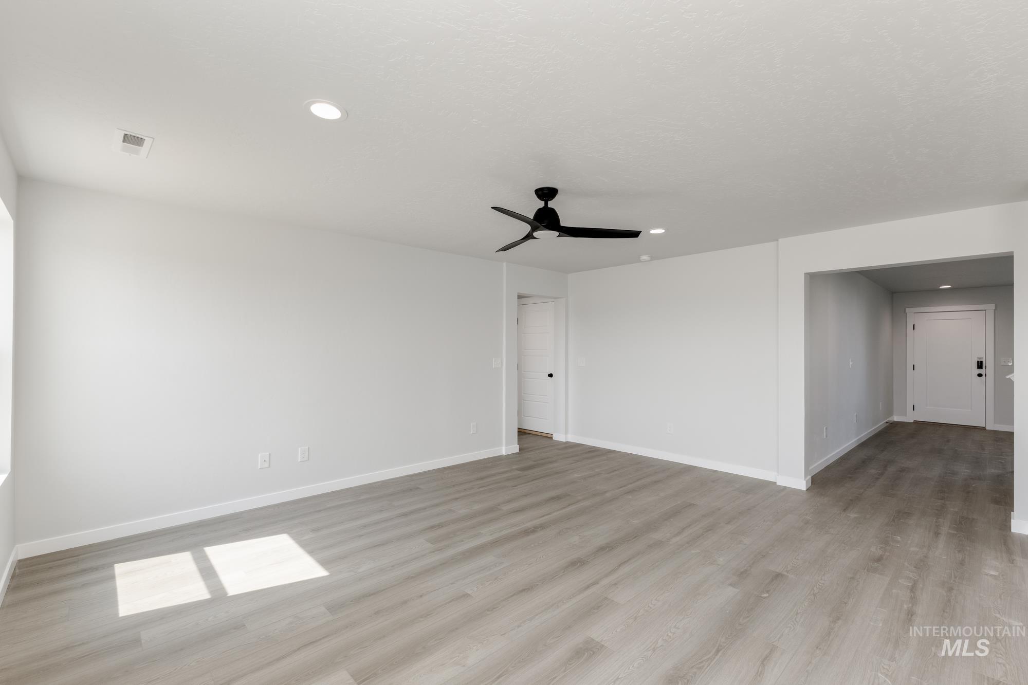 3803 W Piscina Dr, Meridian, Idaho 83642, 5 Bedrooms, 3 Bathrooms, Residential For Sale, Price $559,990,MLS 98986280