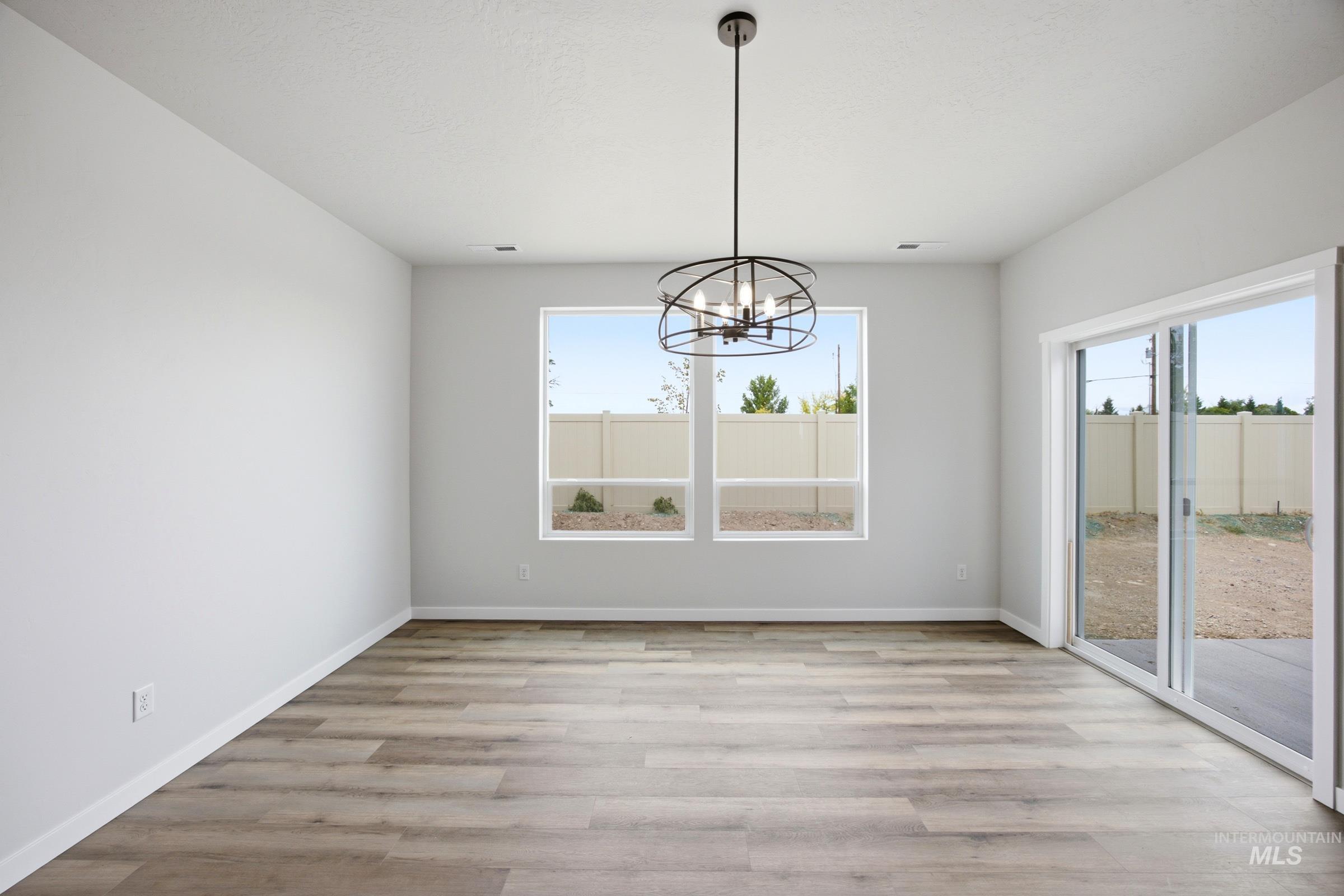 1064 W Cub River Dr, Meridian, Idaho 83642, 4 Bedrooms, 3.5 Bathrooms, Residential For Sale, Price $679,990,MLS 98986286