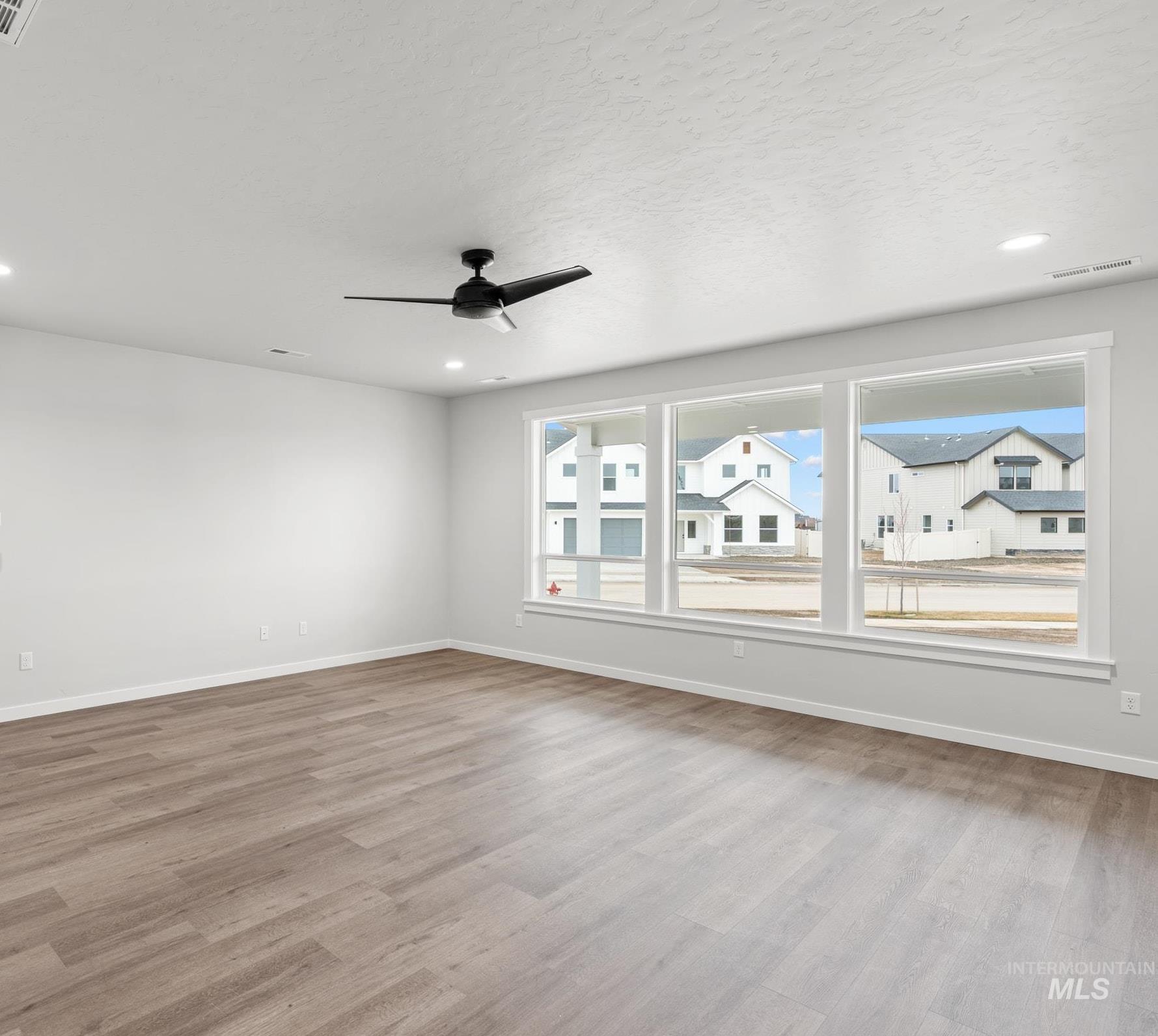 1064 W Cub River Dr, Meridian, Idaho 83642, 4 Bedrooms, 3.5 Bathrooms, Residential For Sale, Price $689,990,MLS 98986286