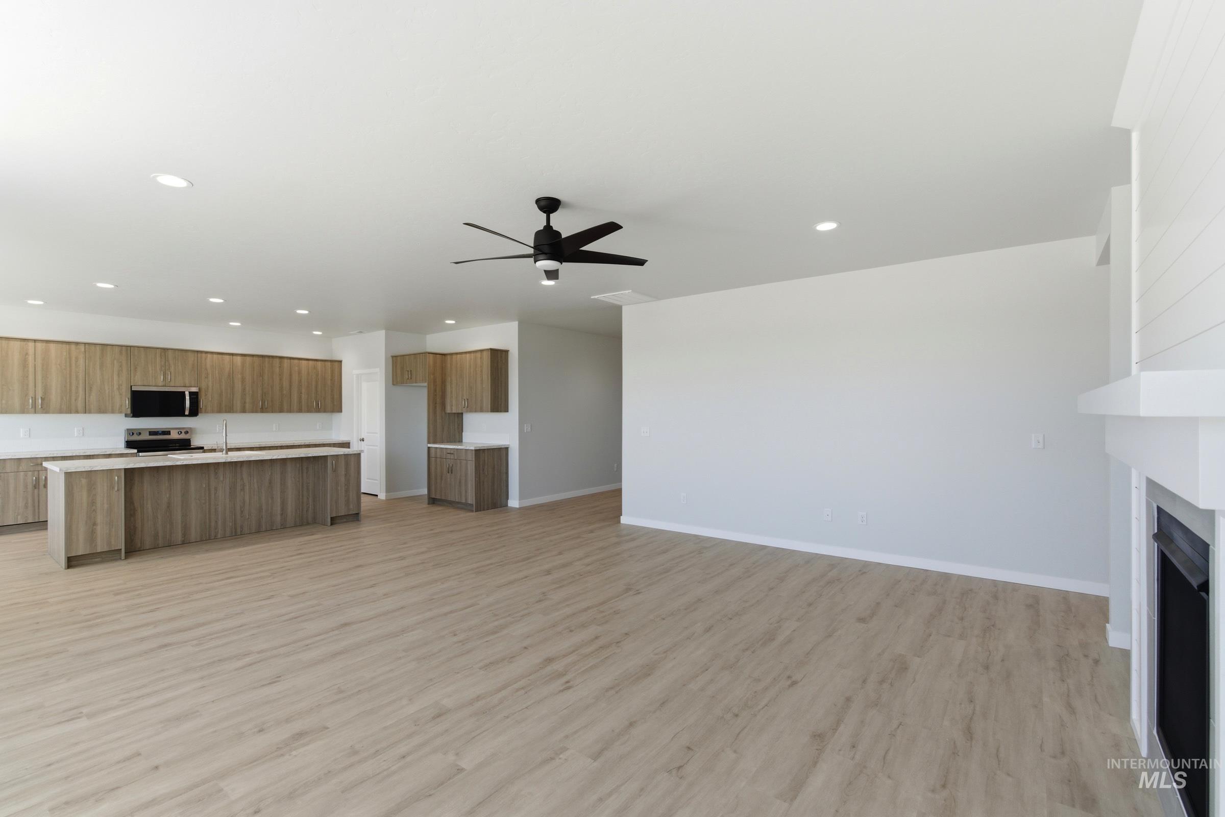 13663 Redway Ct, Caldwell, Idaho 83607, 4 Bedrooms, 2.5 Bathrooms, Residential For Sale, Price $539,990,MLS 98986288