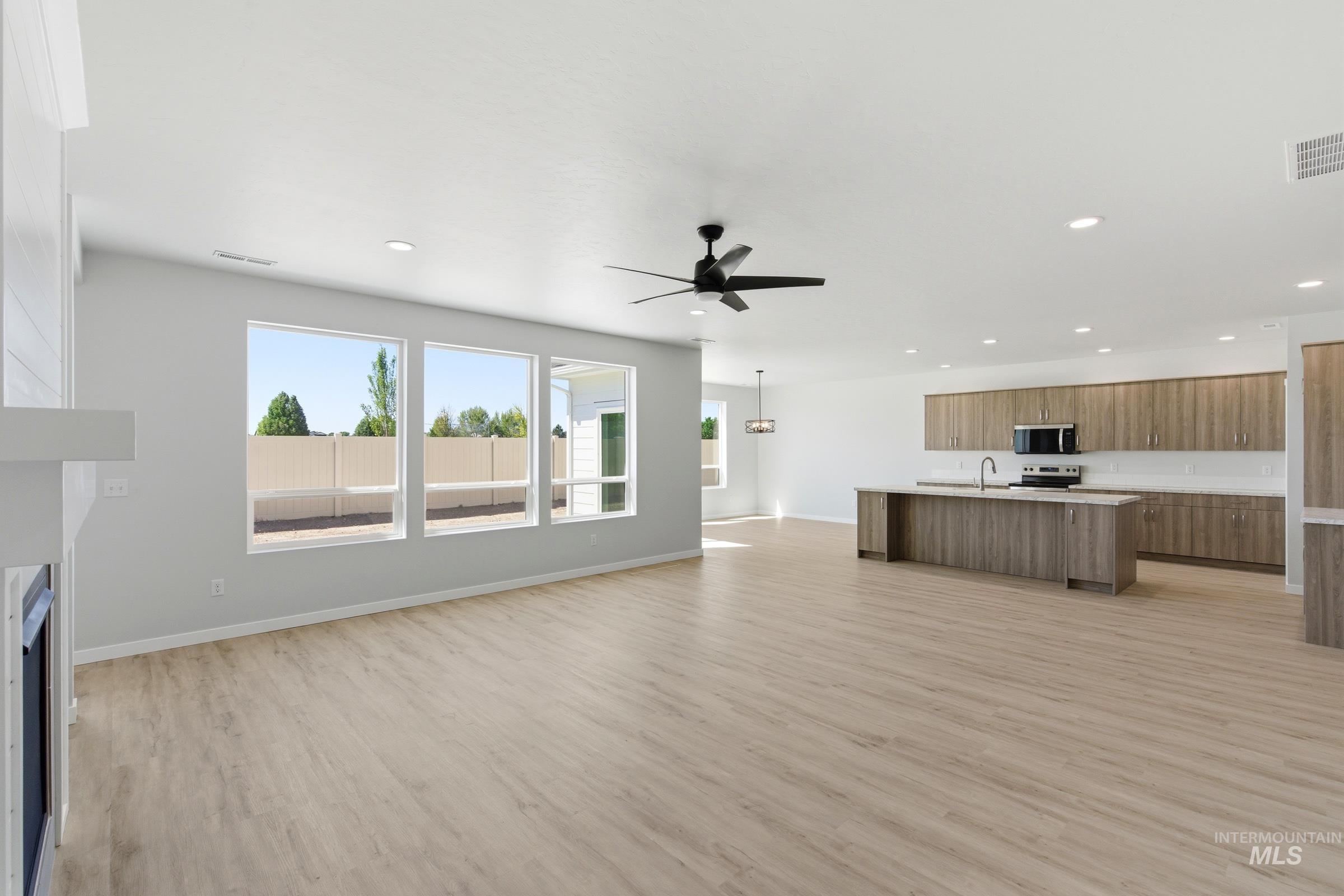 13663 Redway Ct, Caldwell, Idaho 83607, 4 Bedrooms, 2.5 Bathrooms, Residential For Sale, Price $539,990,MLS 98986288