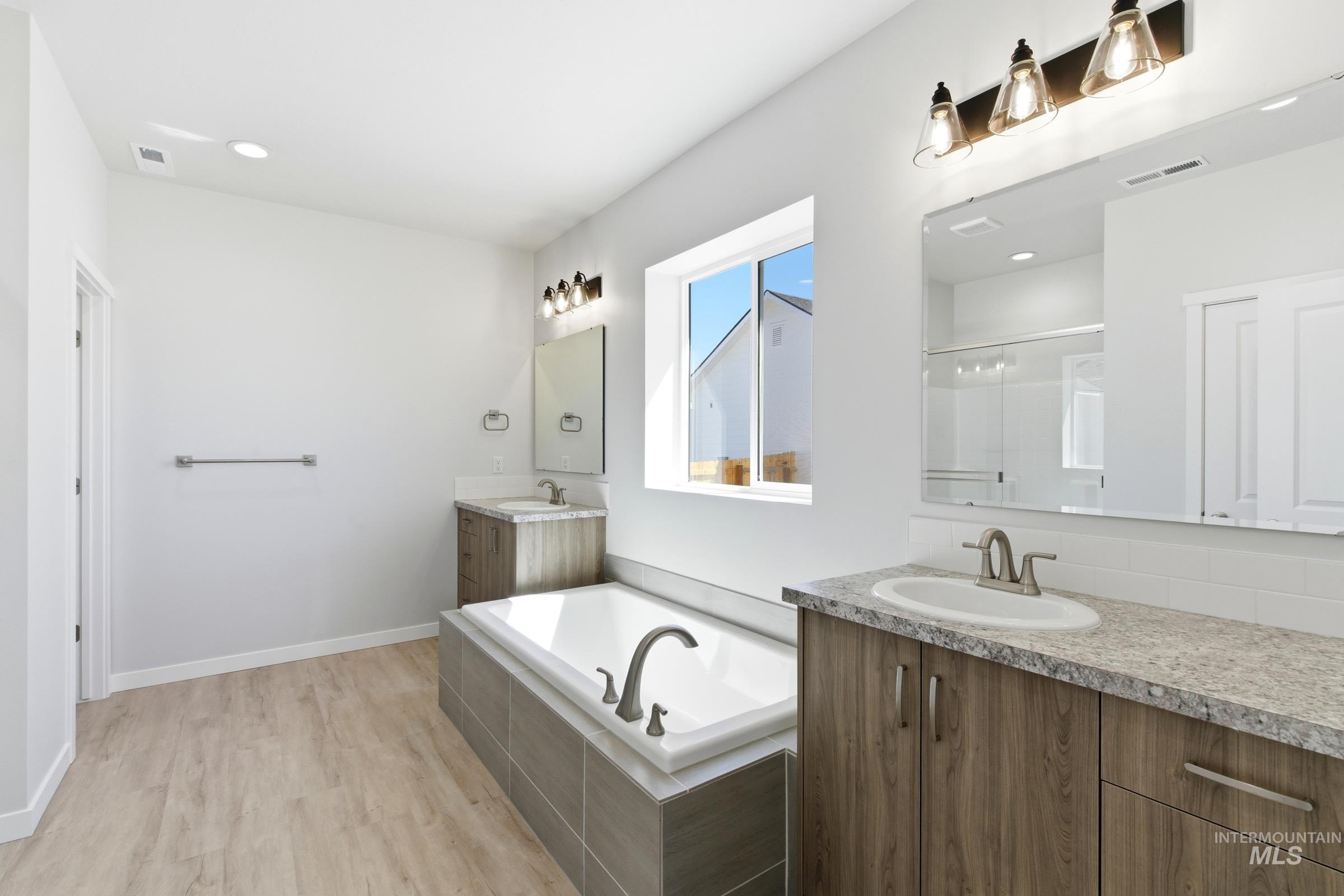13663 Redway Ct, Caldwell, Idaho 83607, 4 Bedrooms, 2.5 Bathrooms, Residential For Sale, Price $539,990,MLS 98986288