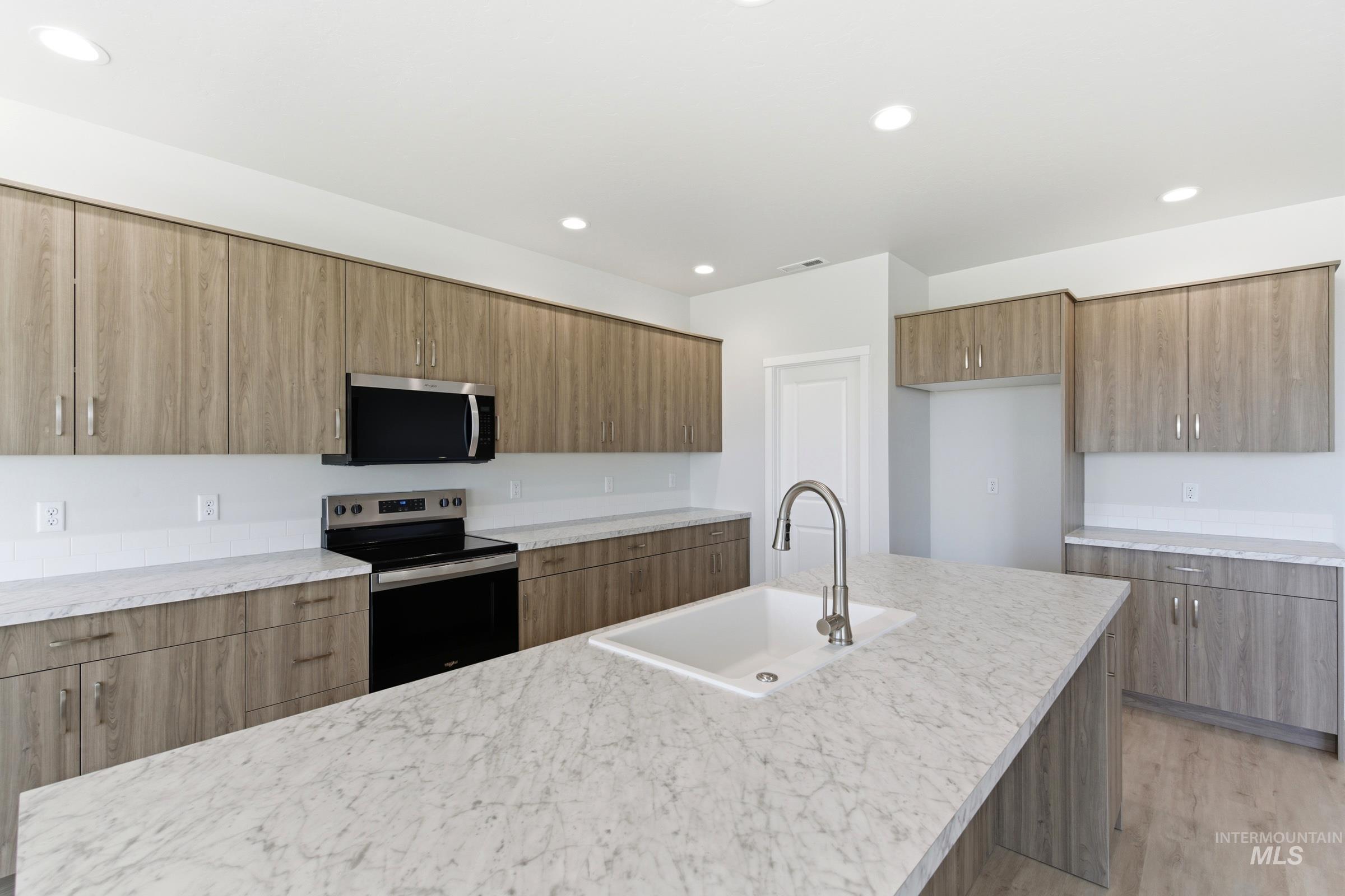 13663 Redway Ct, Caldwell, Idaho 83607, 4 Bedrooms, 2.5 Bathrooms, Residential For Sale, Price $539,990,MLS 98986288
