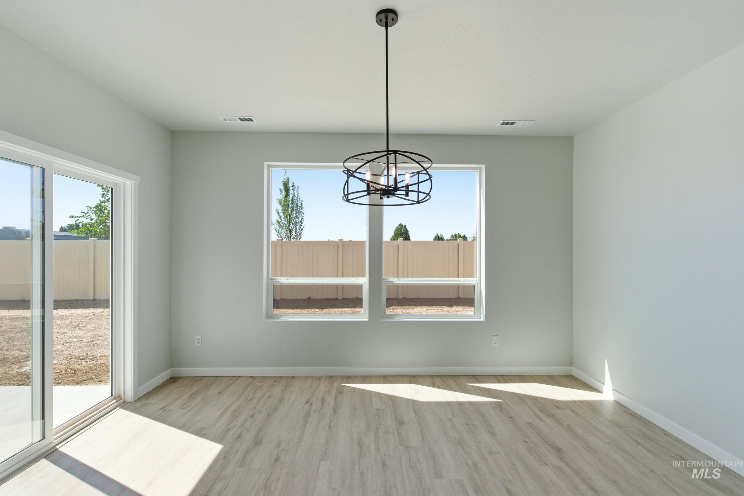13663 Redway Ct, Caldwell, Idaho 83607, 4 Bedrooms, 2.5 Bathrooms, Residential For Sale, Price $539,990,MLS 98986288
