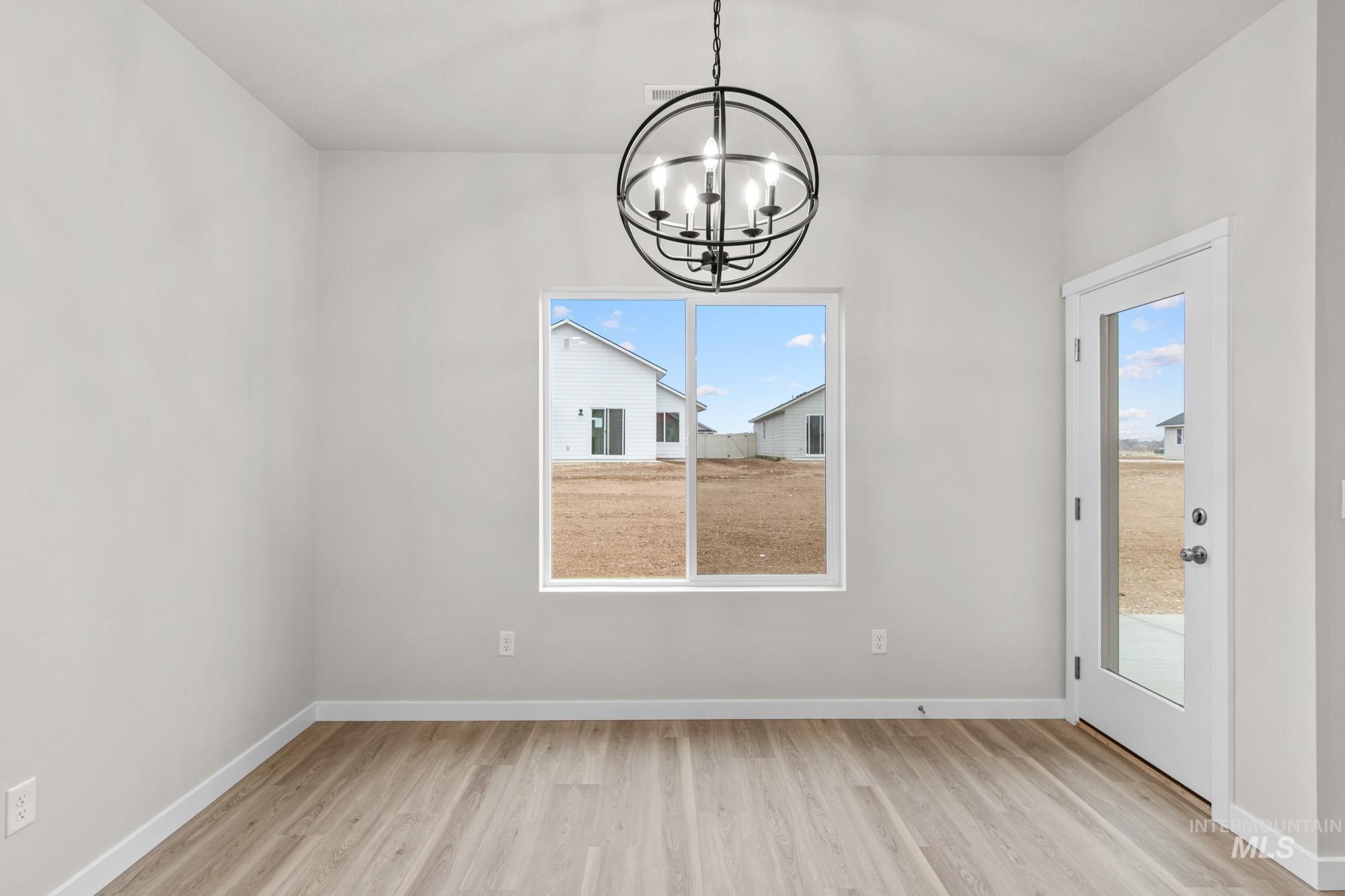 13647 Redway Ct, Caldwell, Idaho 83607, 3 Bedrooms, 2 Bathrooms, Residential For Sale, Price $452,990,MLS 98986289