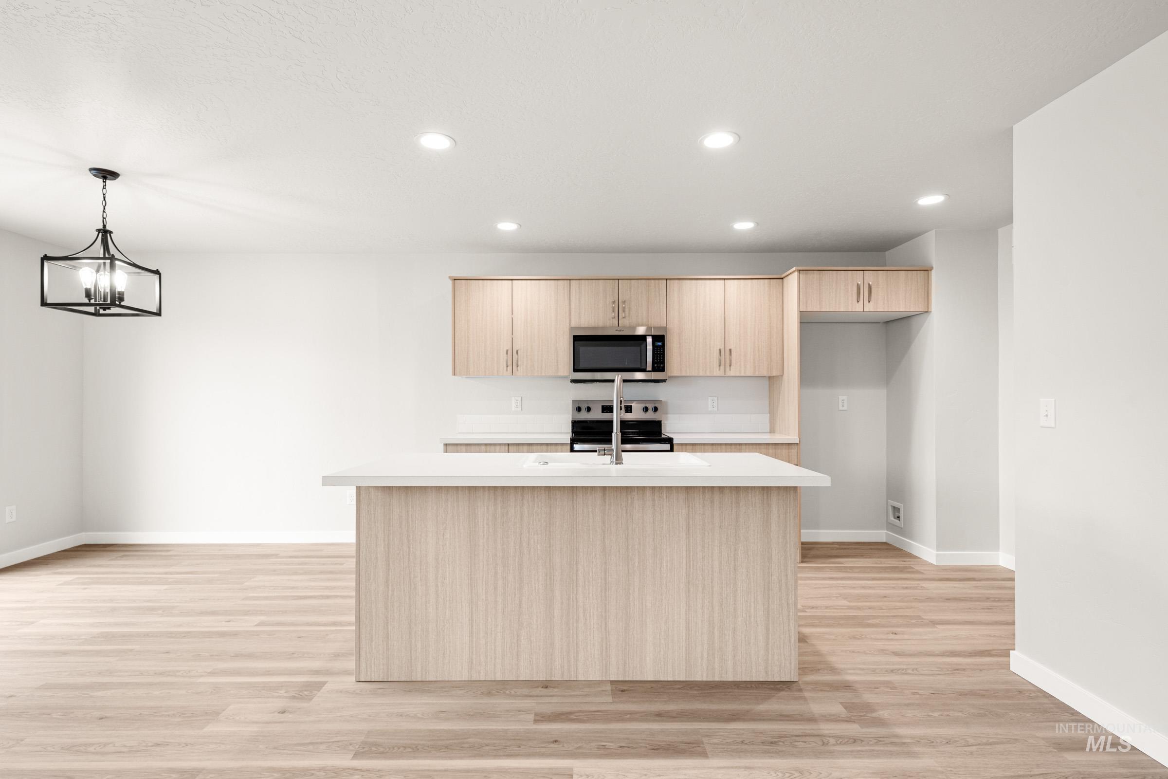 2382 W Fallon Lp, Nampa, Idaho 83651, 3 Bedrooms, 2.5 Bathrooms, Residential For Sale, Price $391,990,MLS 98986290