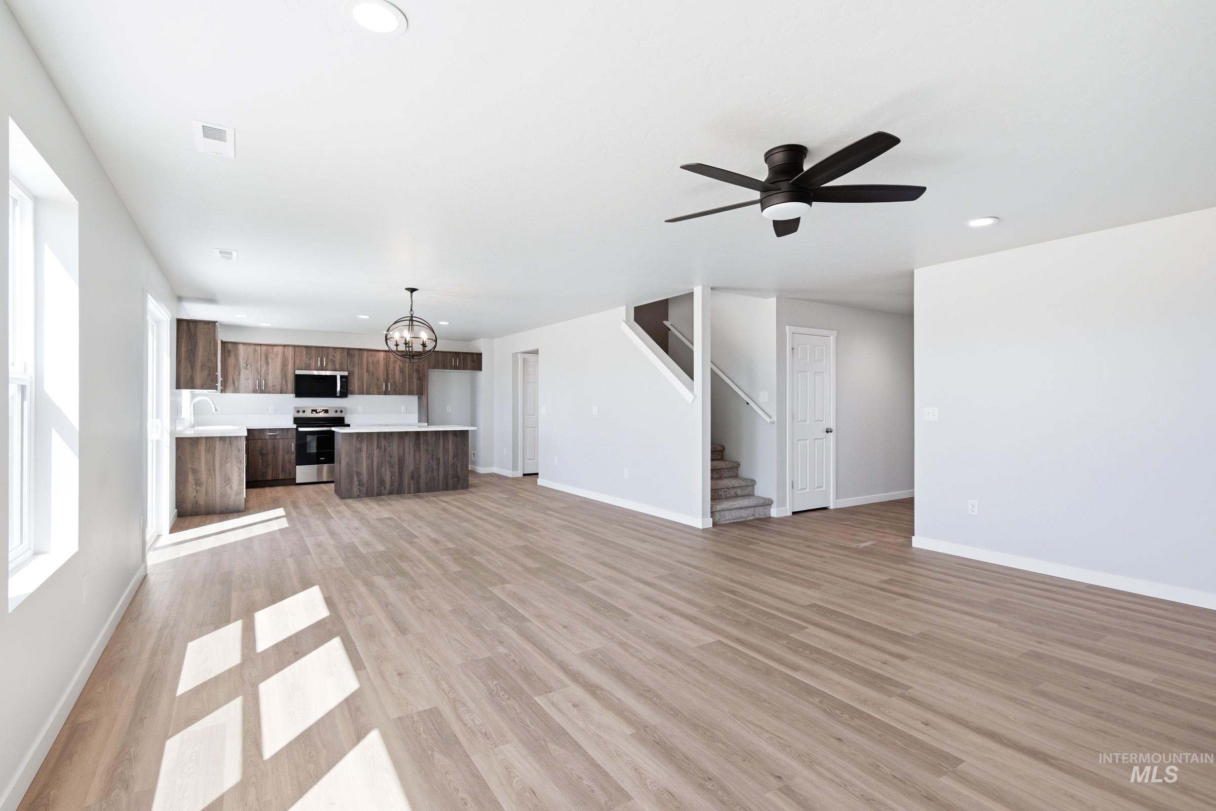 3570 E Jamestown Dr, Nampa, Idaho 83686, 5 Bedrooms, 3 Bathrooms, Residential For Sale, Price $494,990,MLS 98986297