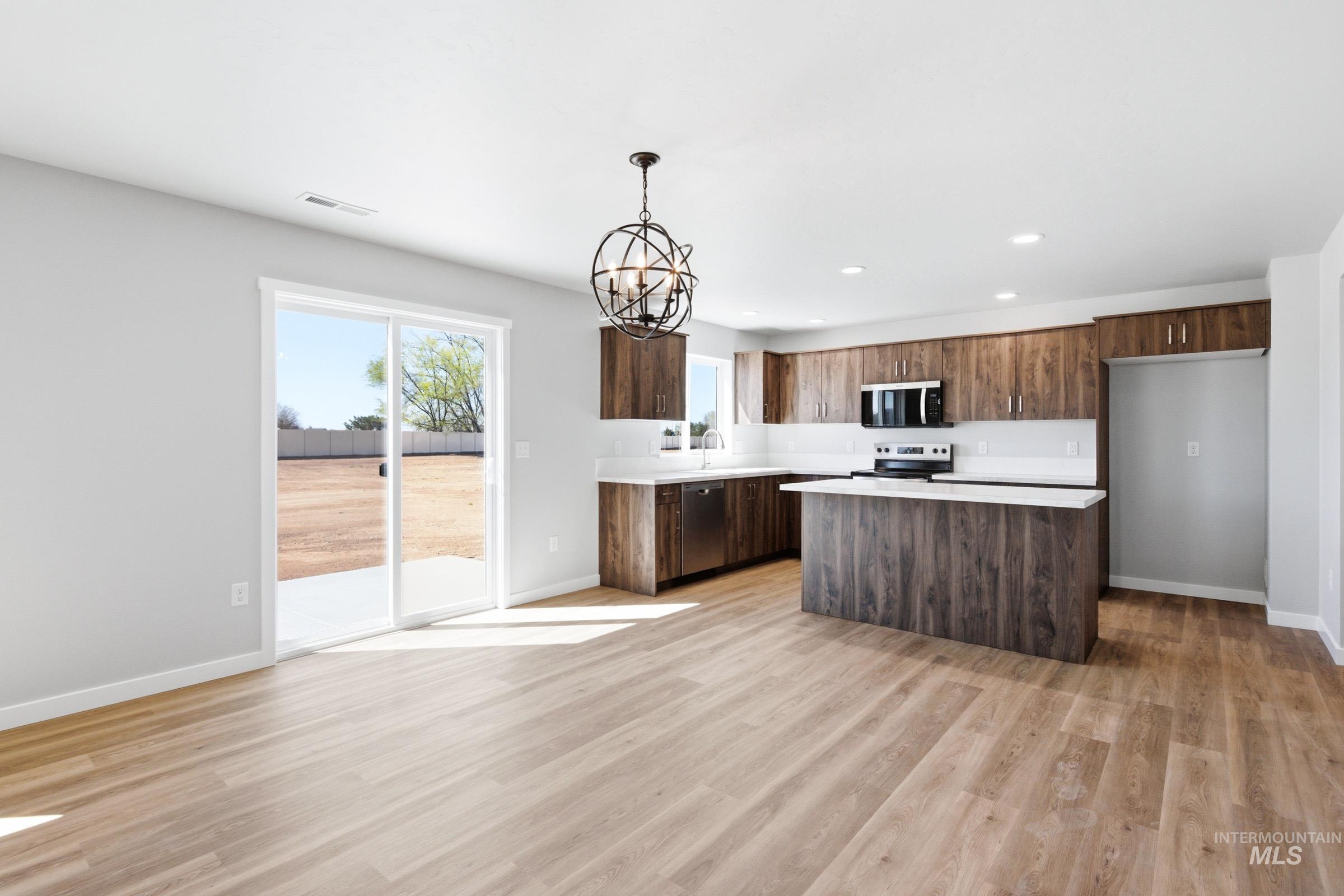 3570 E Jamestown Dr, Nampa, Idaho 83686, 5 Bedrooms, 3 Bathrooms, Residential For Sale, Price $494,990,MLS 98986297