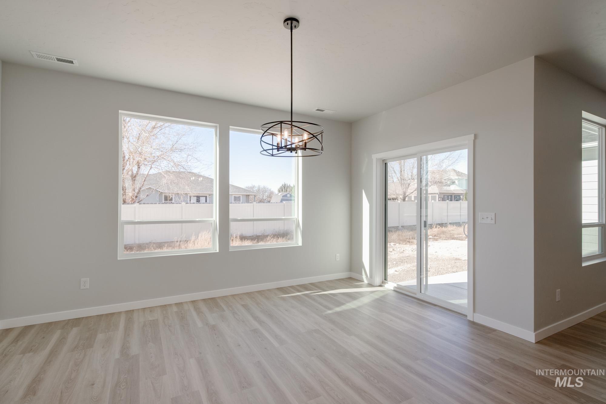 3885 E White Plains St, Nampa, Idaho 83686, 4 Bedrooms, 2.5 Bathrooms, Residential For Sale, Price $549,990, 98986298