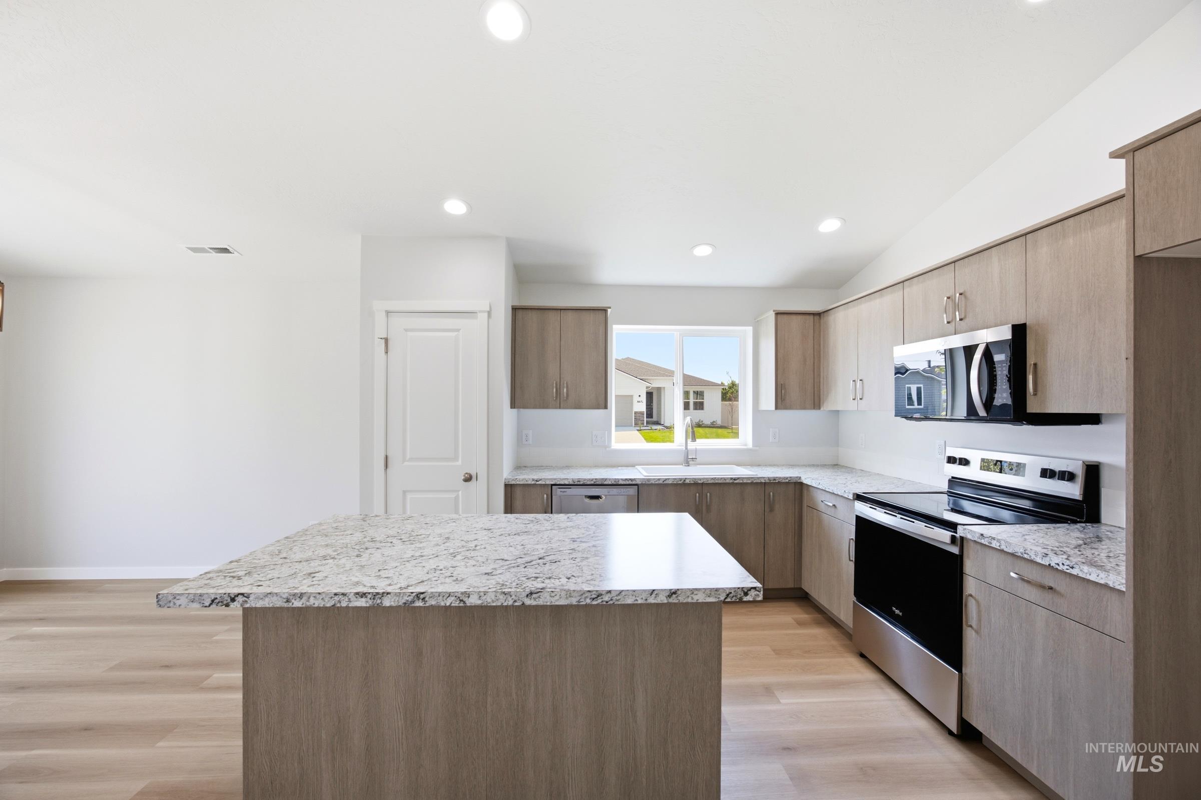 16655 N Shorthorn Lp, Nampa, Idaho 83651, 3 Bedrooms, 2 Bathrooms, Residential For Sale, Price $419,990,MLS 98986299