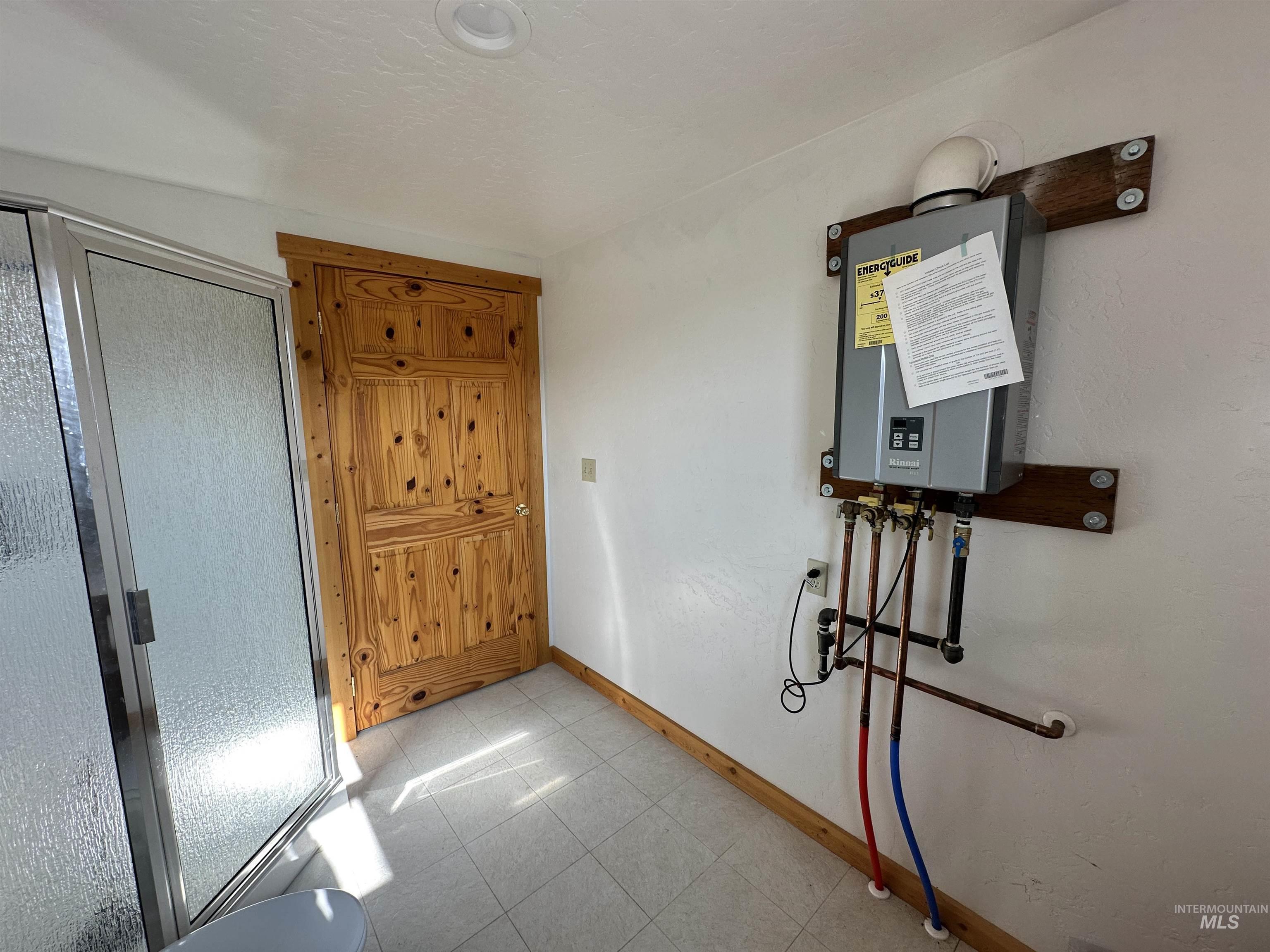 532 Warren Creek Road, Warren, Idaho 83671, 2 Bedrooms, 2 Bathrooms, Residential For Sale, Price $415,000,MLS 98986300