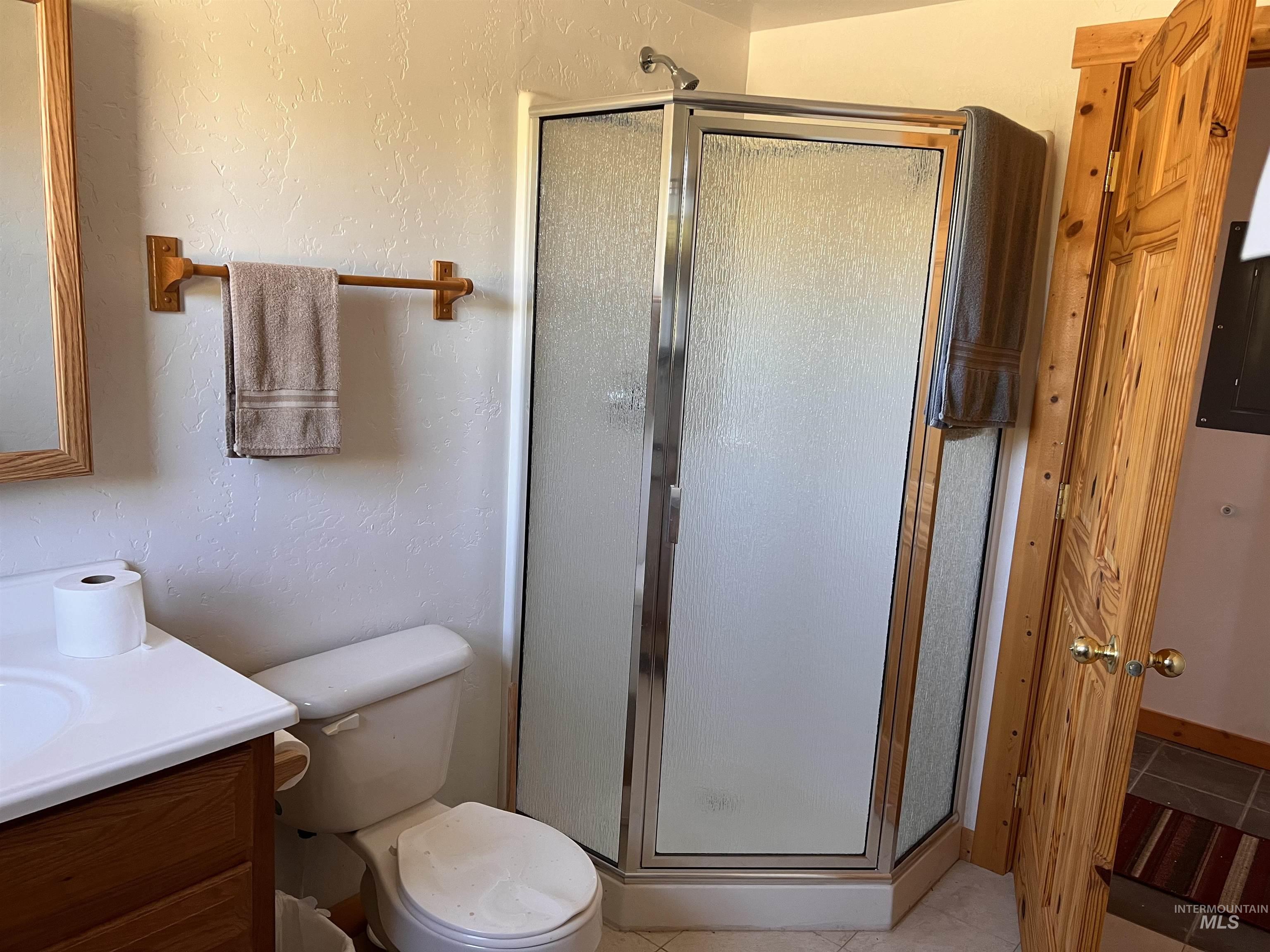 532 Warren Creek Road, Warren, Idaho 83671, 2 Bedrooms, 2 Bathrooms, Residential For Sale, Price $415,000,MLS 98986300