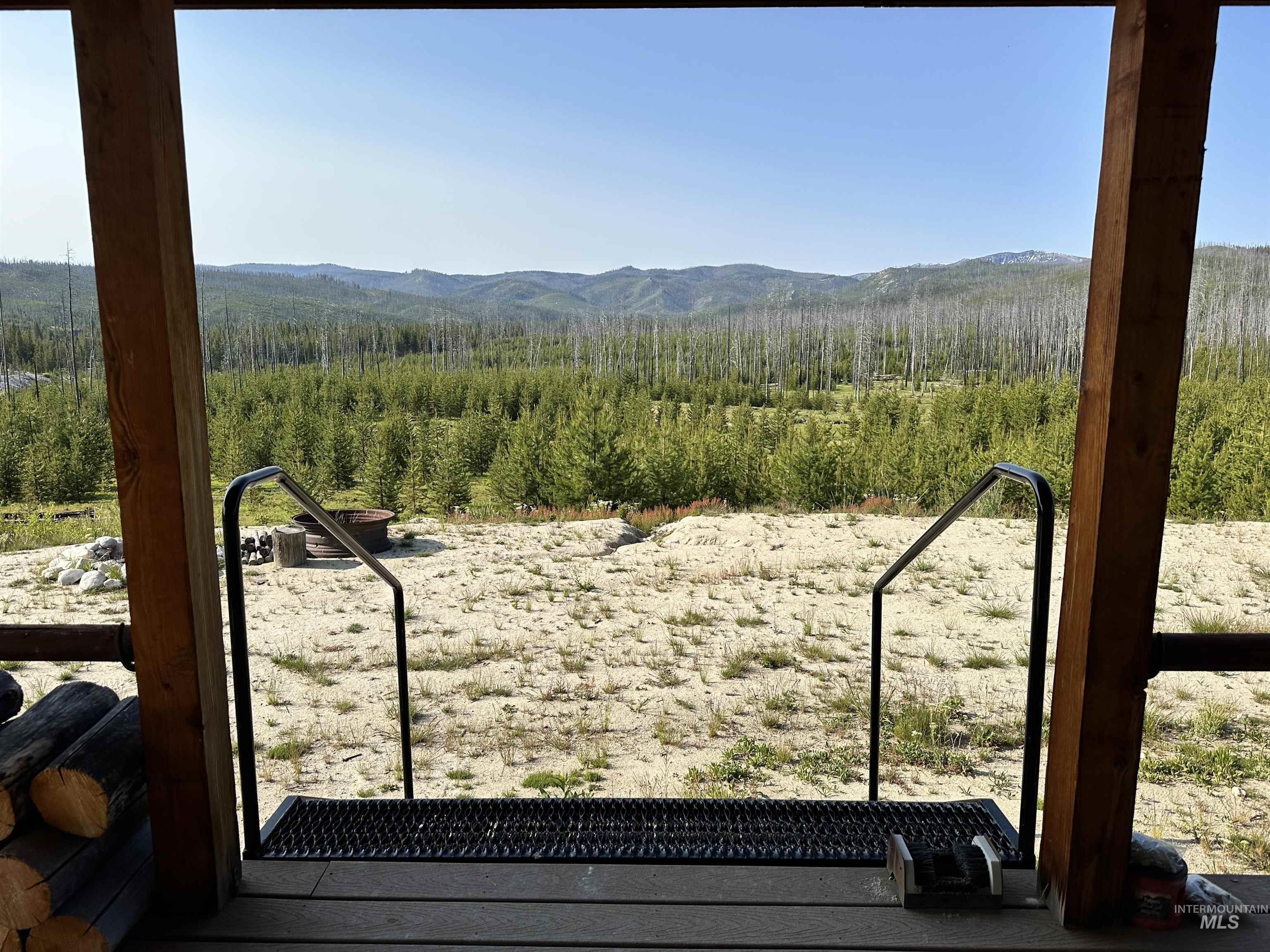 532 Warren Creek Road, Warren, Idaho 83671, 2 Bedrooms, 2 Bathrooms, Residential For Sale, Price $415,000,MLS 98986300