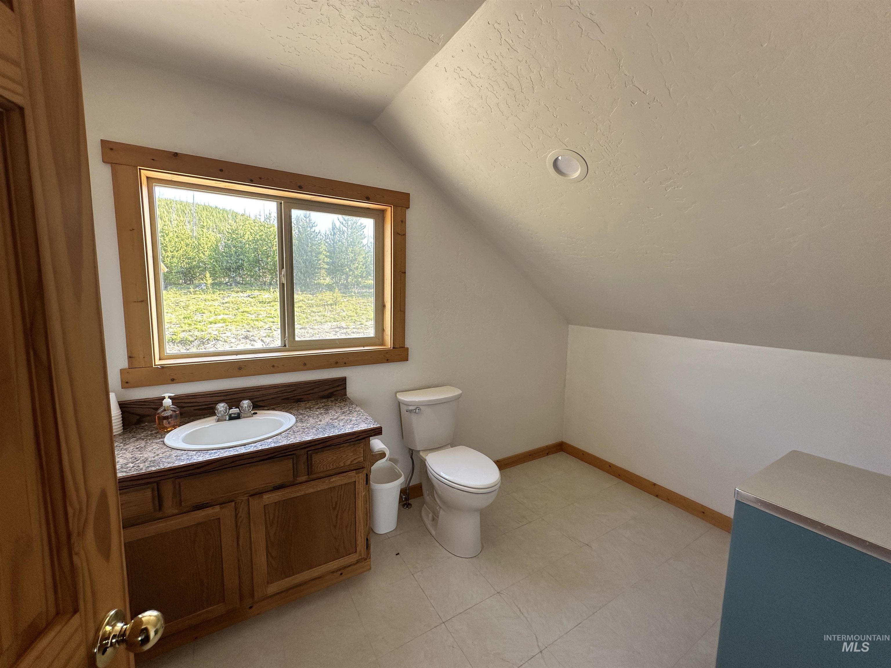 532 Warren Creek Road, Warren, Idaho 83671, 2 Bedrooms, 2 Bathrooms, Residential For Sale, Price $415,000,MLS 98986300