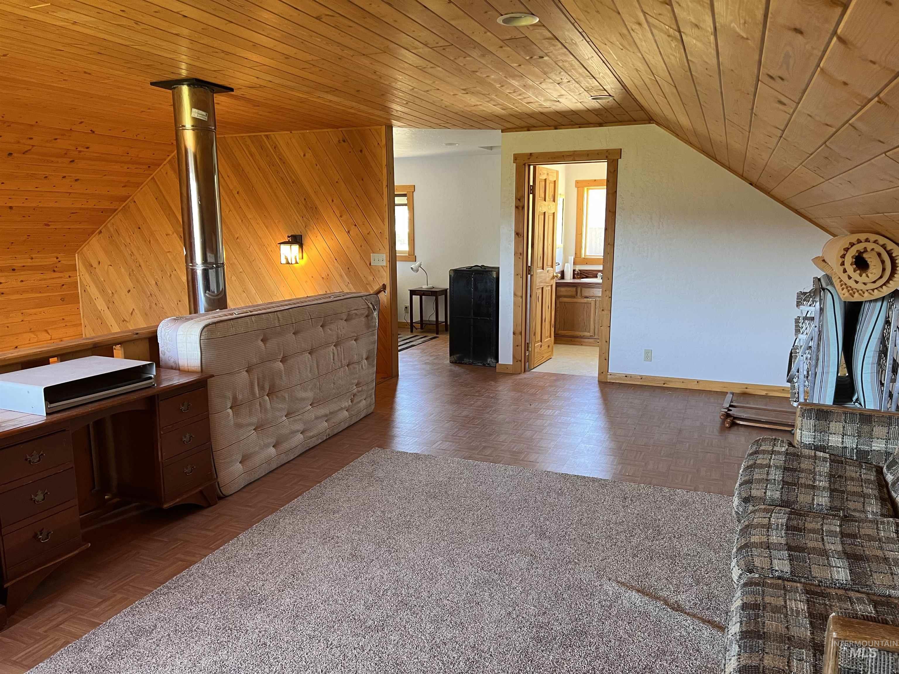 532 Warren Creek Road, Warren, Idaho 83671, 2 Bedrooms, 2 Bathrooms, Residential For Sale, Price $415,000,MLS 98986300