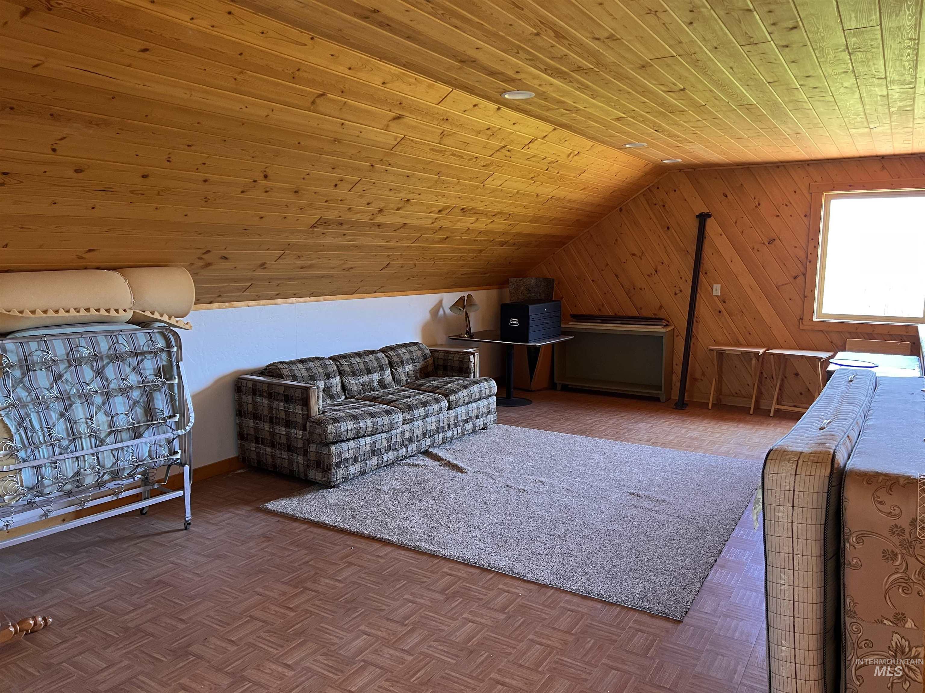532 Warren Creek Road, Warren, Idaho 83671, 2 Bedrooms, 2 Bathrooms, Residential For Sale, Price $415,000,MLS 98986300