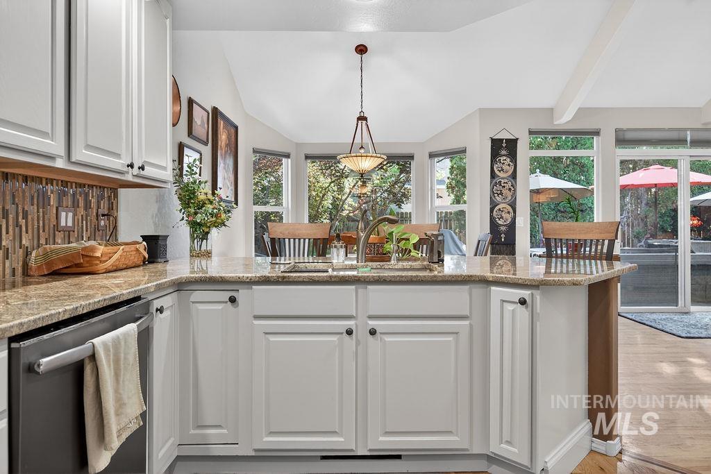 2126 S Weimaraner Way, Meridian, Idaho 83642-4610, 4 Bedrooms, 2 Bathrooms, Residential For Sale, Price $619,000, 98986304