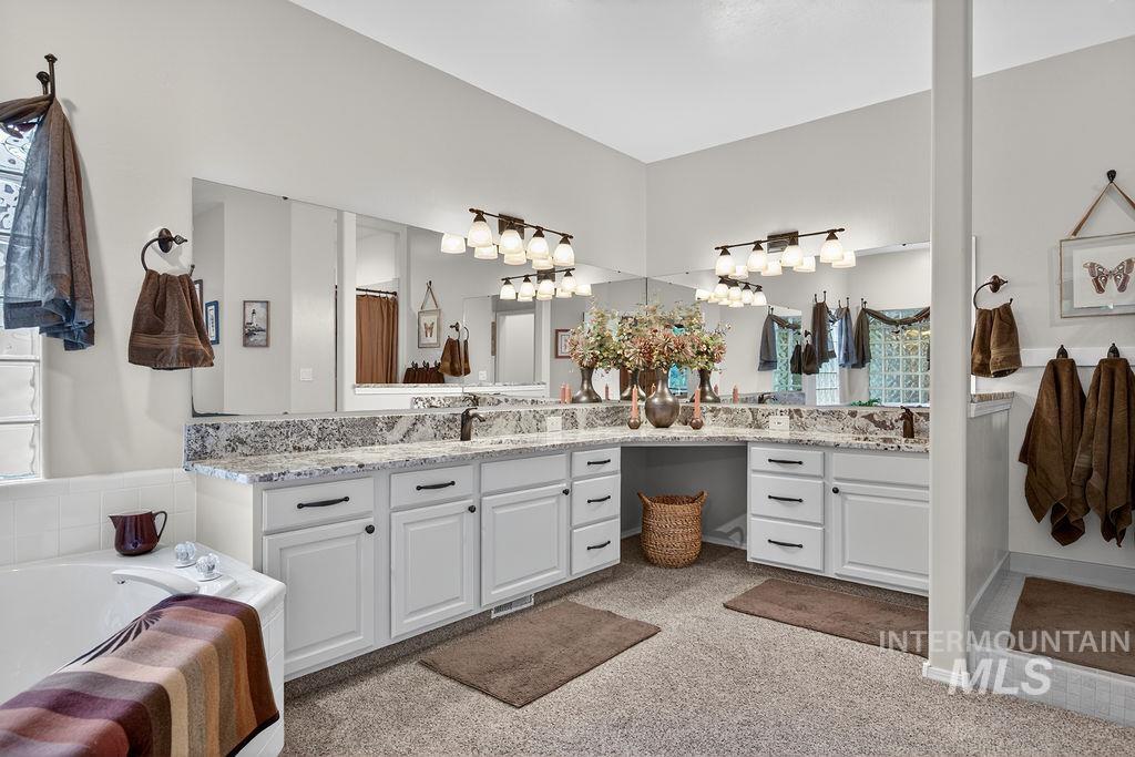 2126 S Weimaraner Way, Meridian, Idaho 83642-4610, 4 Bedrooms, 2 Bathrooms, Residential For Sale, Price $619,000, 98986304