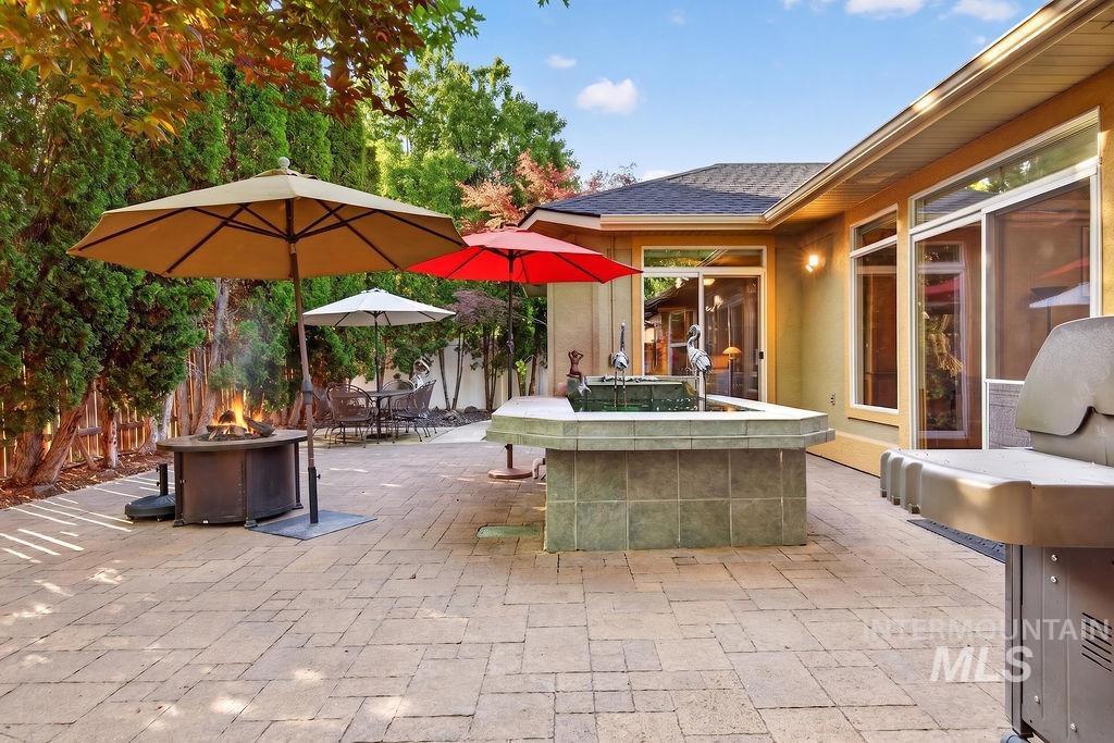 2126 S Weimaraner Way, Meridian, Idaho 83642-4610, 4 Bedrooms, 2 Bathrooms, Residential For Sale, Price $619,000, 98986304