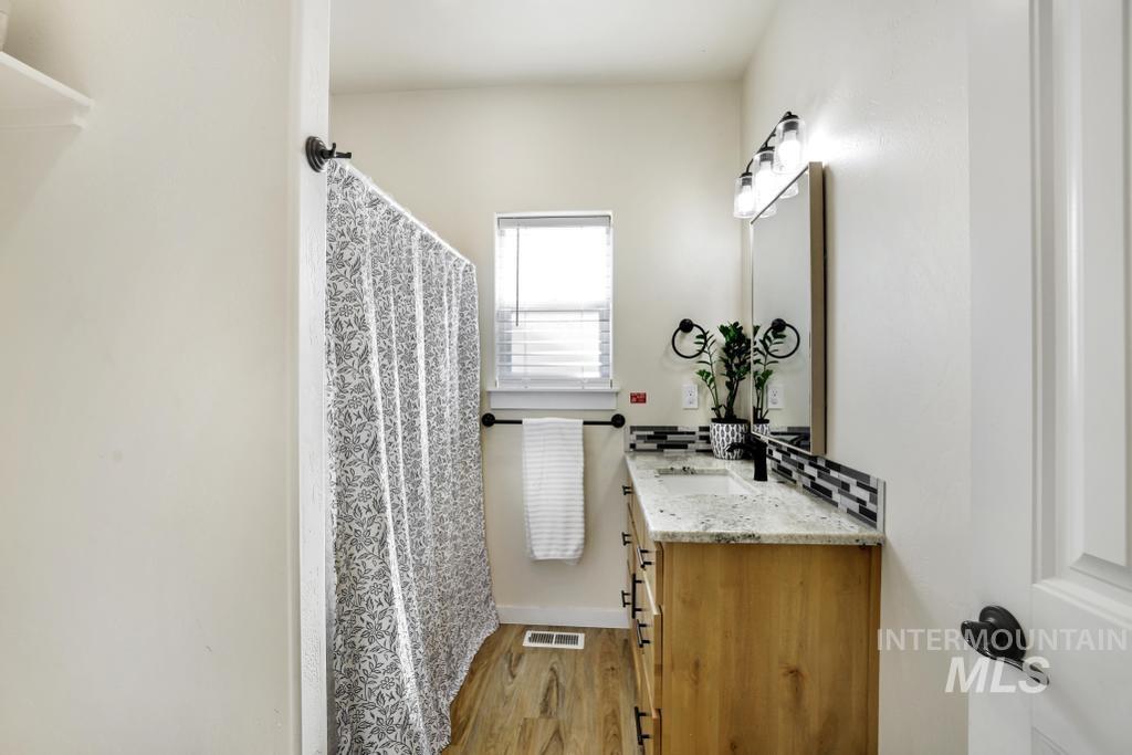 719 E Avenue J, Jerome, Idaho 83338-3264, 4 Bedrooms, 2 Bathrooms, Residential For Sale, Price $389,500,MLS 98986306