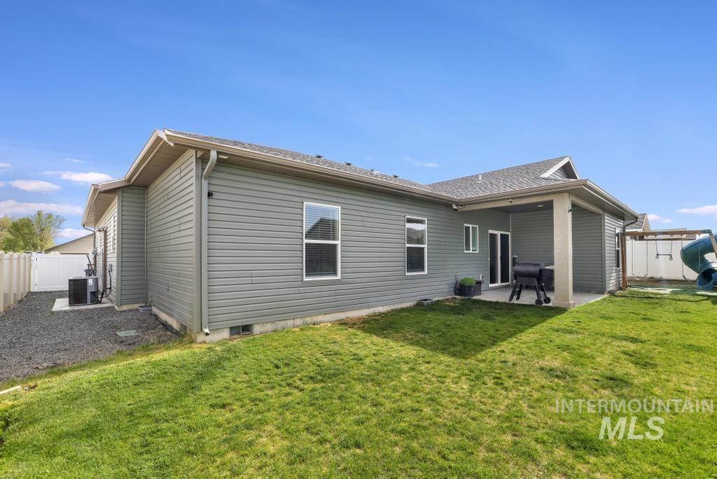 719 E Avenue J, Jerome, Idaho 83338-3264, 4 Bedrooms, 2 Bathrooms, Residential For Sale, Price $389,500,MLS 98986306