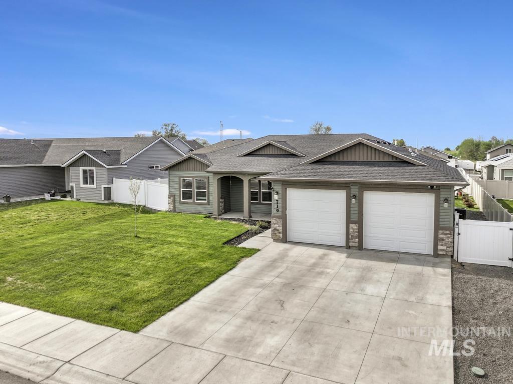 719 E Avenue J, Jerome, Idaho 83338-3264, 4 Bedrooms, 2 Bathrooms, Residential For Sale, Price $389,500,MLS 98986306