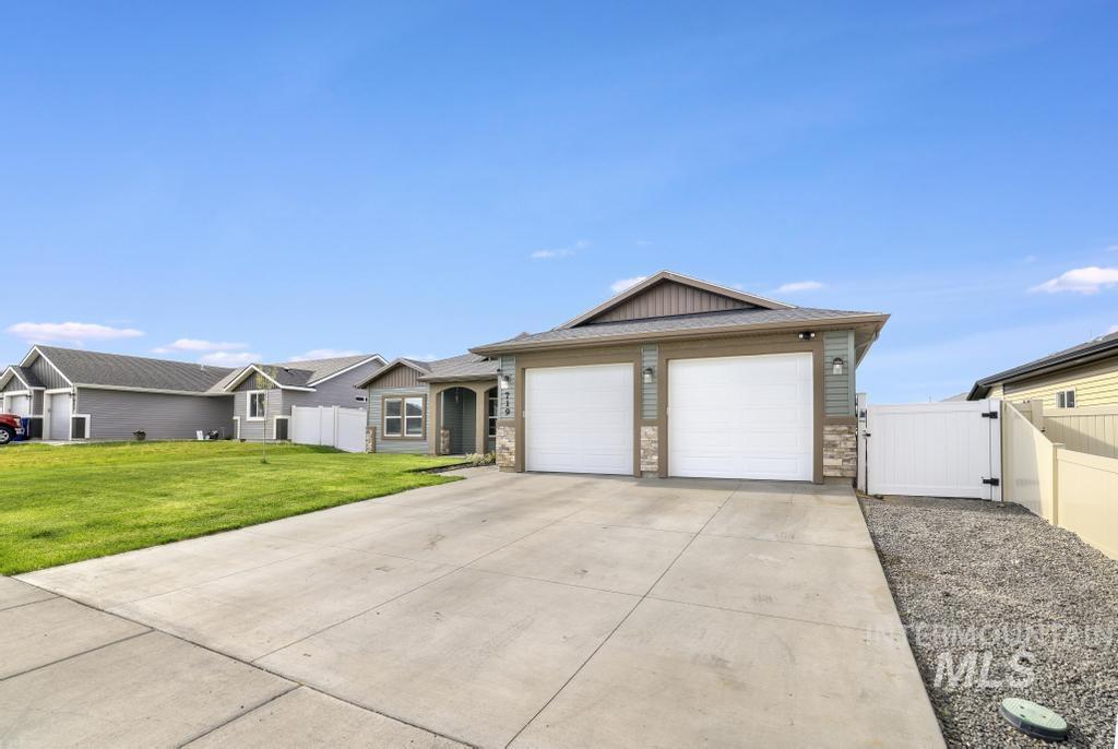 719 E Avenue J, Jerome, Idaho 83338-3264, 4 Bedrooms, 2 Bathrooms, Residential For Sale, Price $389,500,MLS 98986306