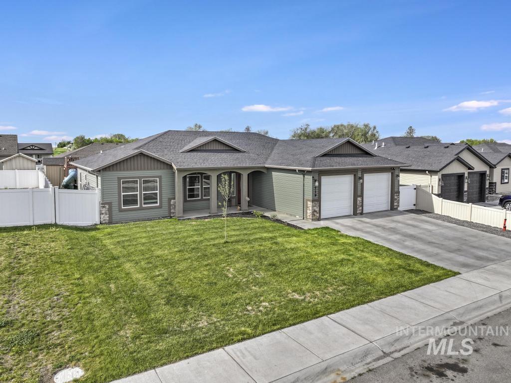 719 E Avenue J, Jerome, Idaho 83338-3264, 4 Bedrooms, 2 Bathrooms, Residential For Sale, Price $389,500,MLS 98986306