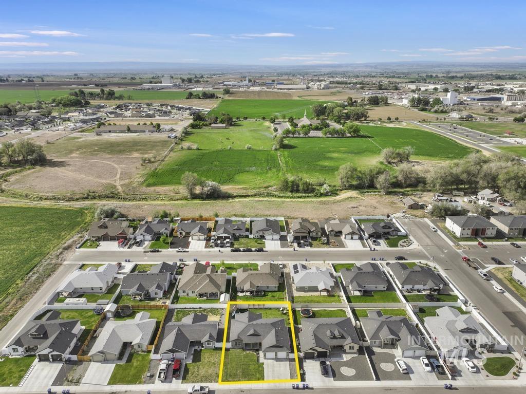 719 E Avenue J, Jerome, Idaho 83338-3264, 4 Bedrooms, 2 Bathrooms, Residential For Sale, Price $389,500,MLS 98986306
