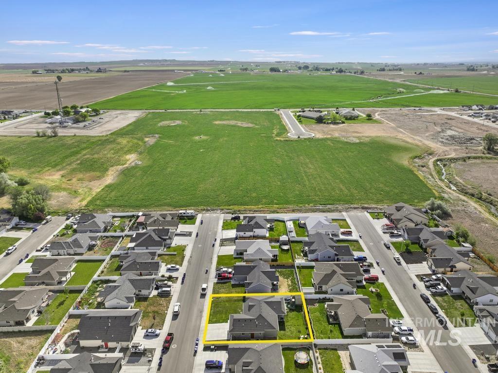 719 E Avenue J, Jerome, Idaho 83338-3264, 4 Bedrooms, 2 Bathrooms, Residential For Sale, Price $389,500,MLS 98986306