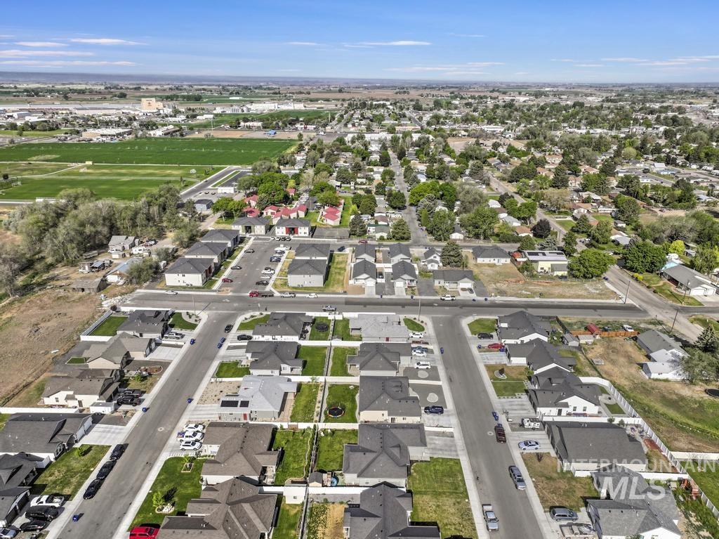 719 E Avenue J, Jerome, Idaho 83338-3264, 4 Bedrooms, 2 Bathrooms, Residential For Sale, Price $389,500,MLS 98986306